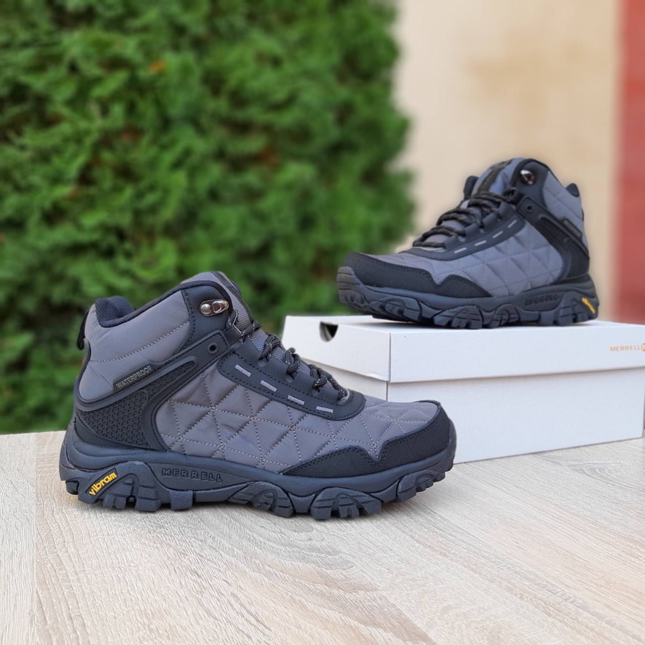Кроссовки Merrell Tracking высокие Светло серые резиновые зимние повседневные на шнуровке спортивная обувь