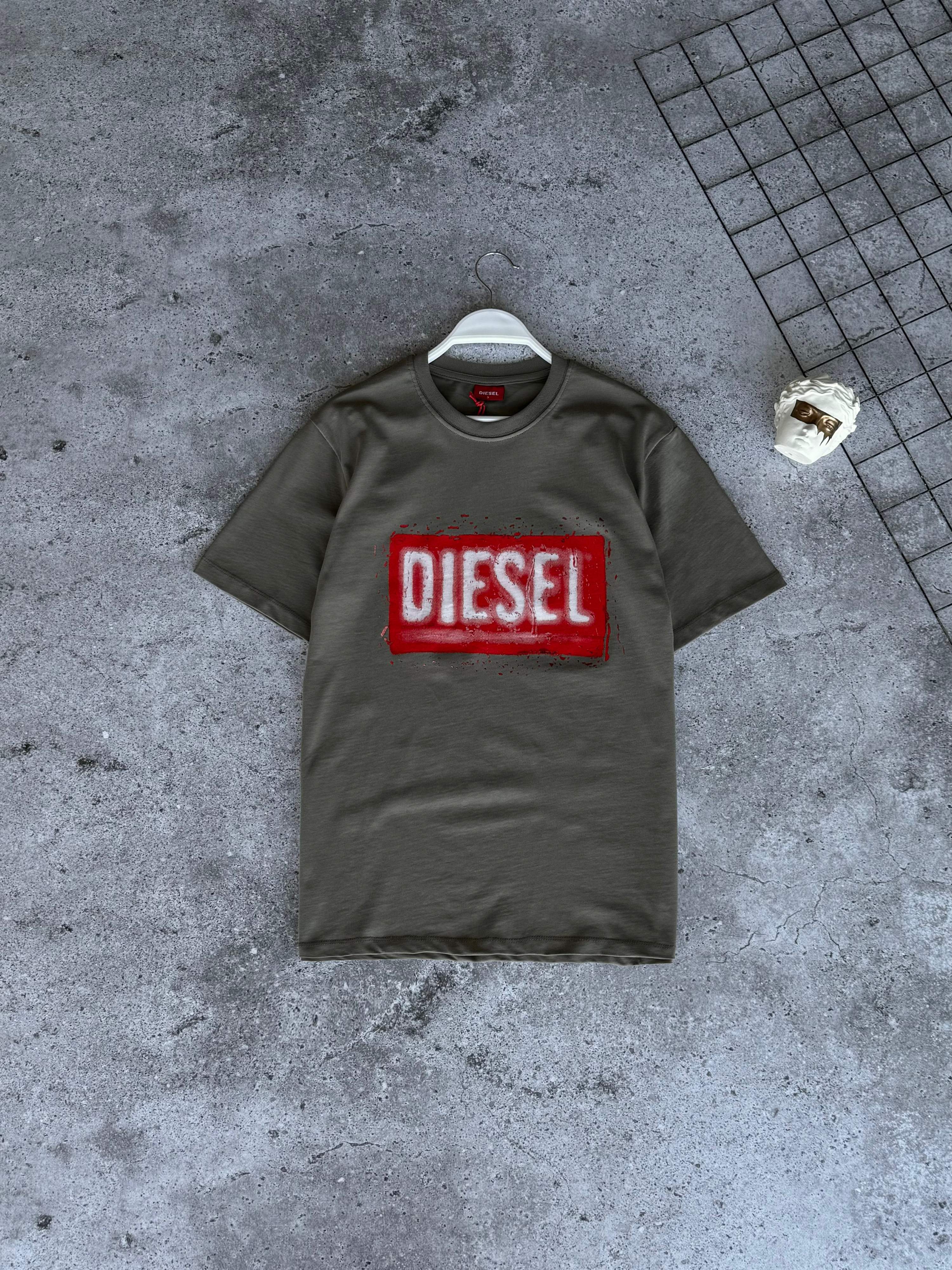 Футболка Diesel — головне фото товару