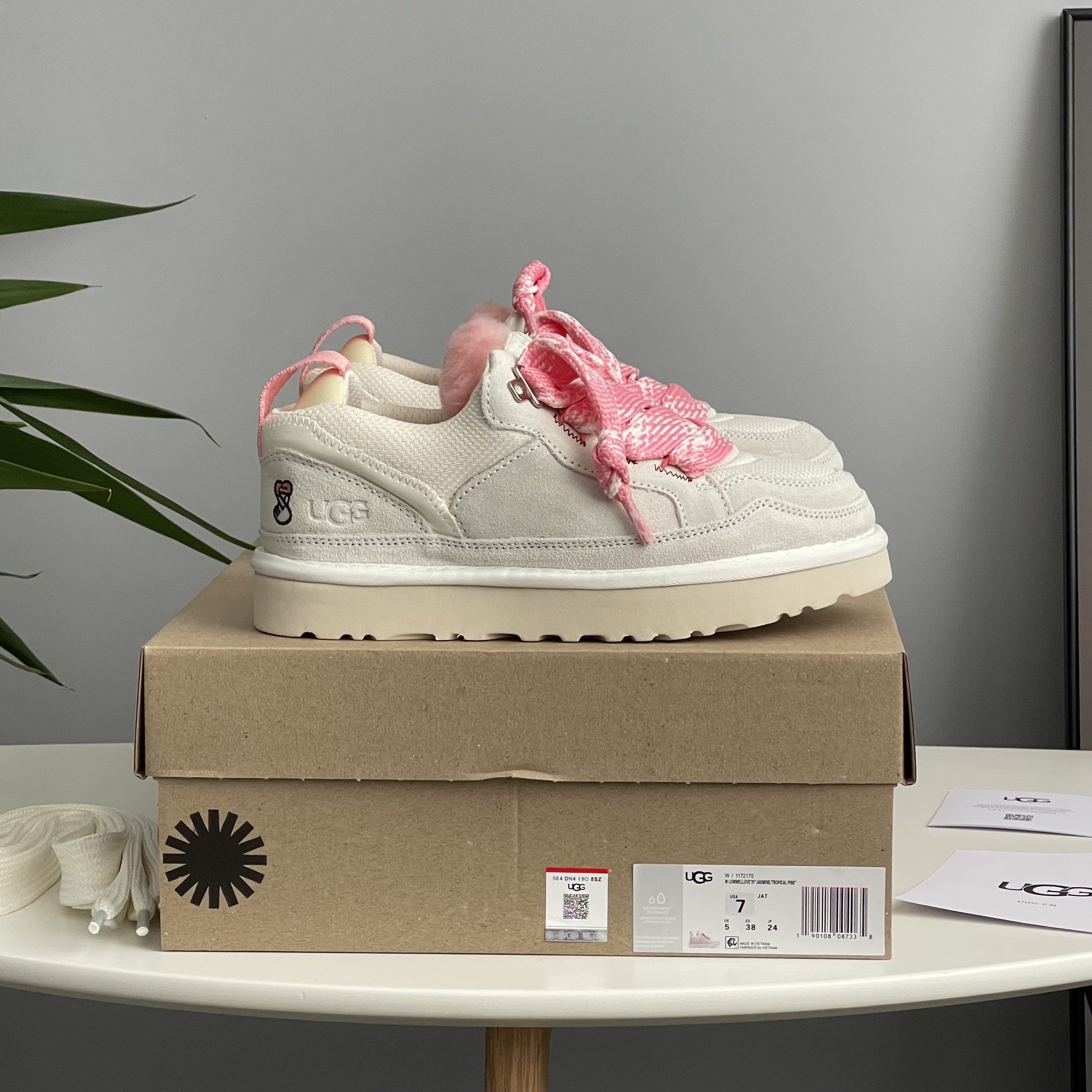 UGG Lowmel Sneaker Love
