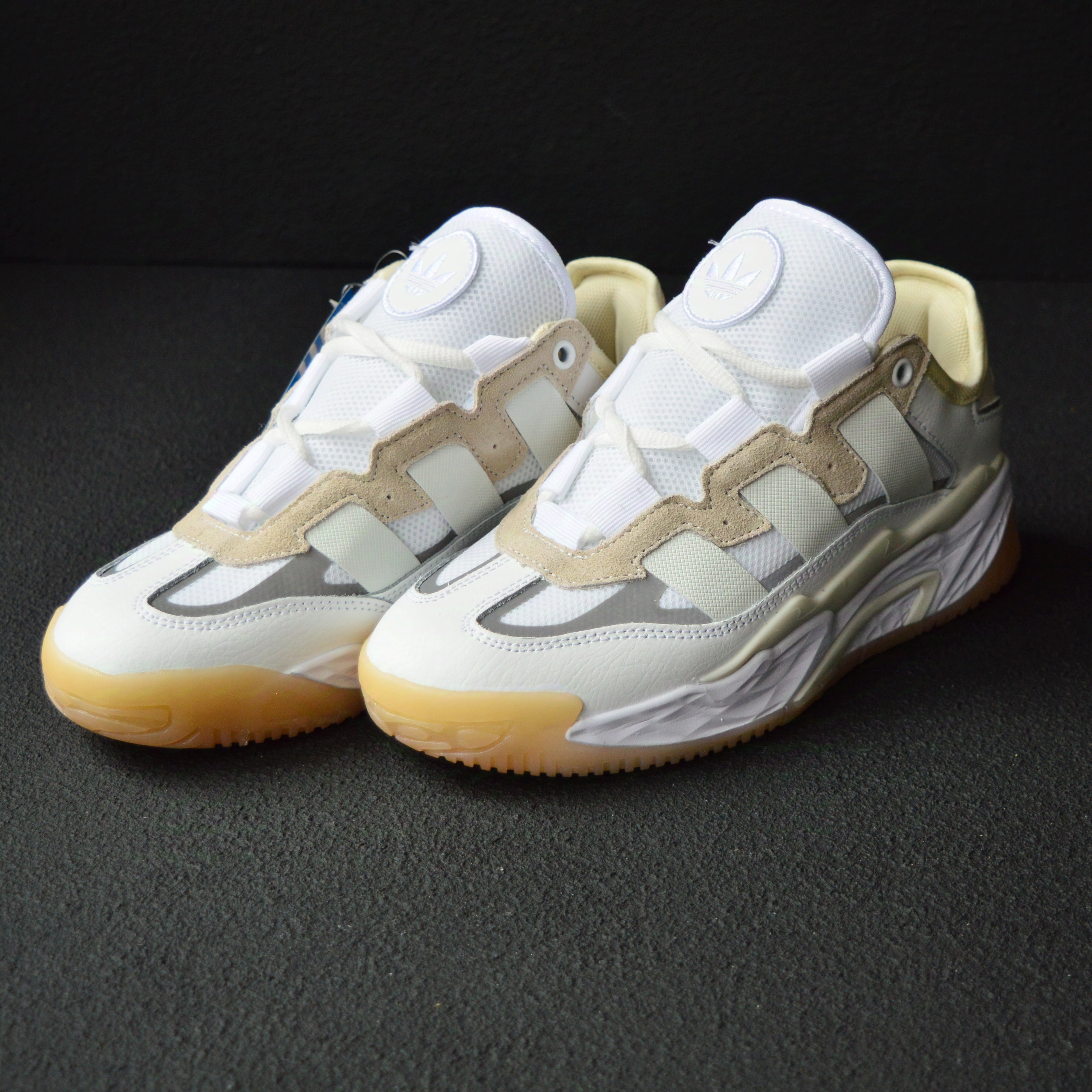 Женские кроссовки 38-39 2