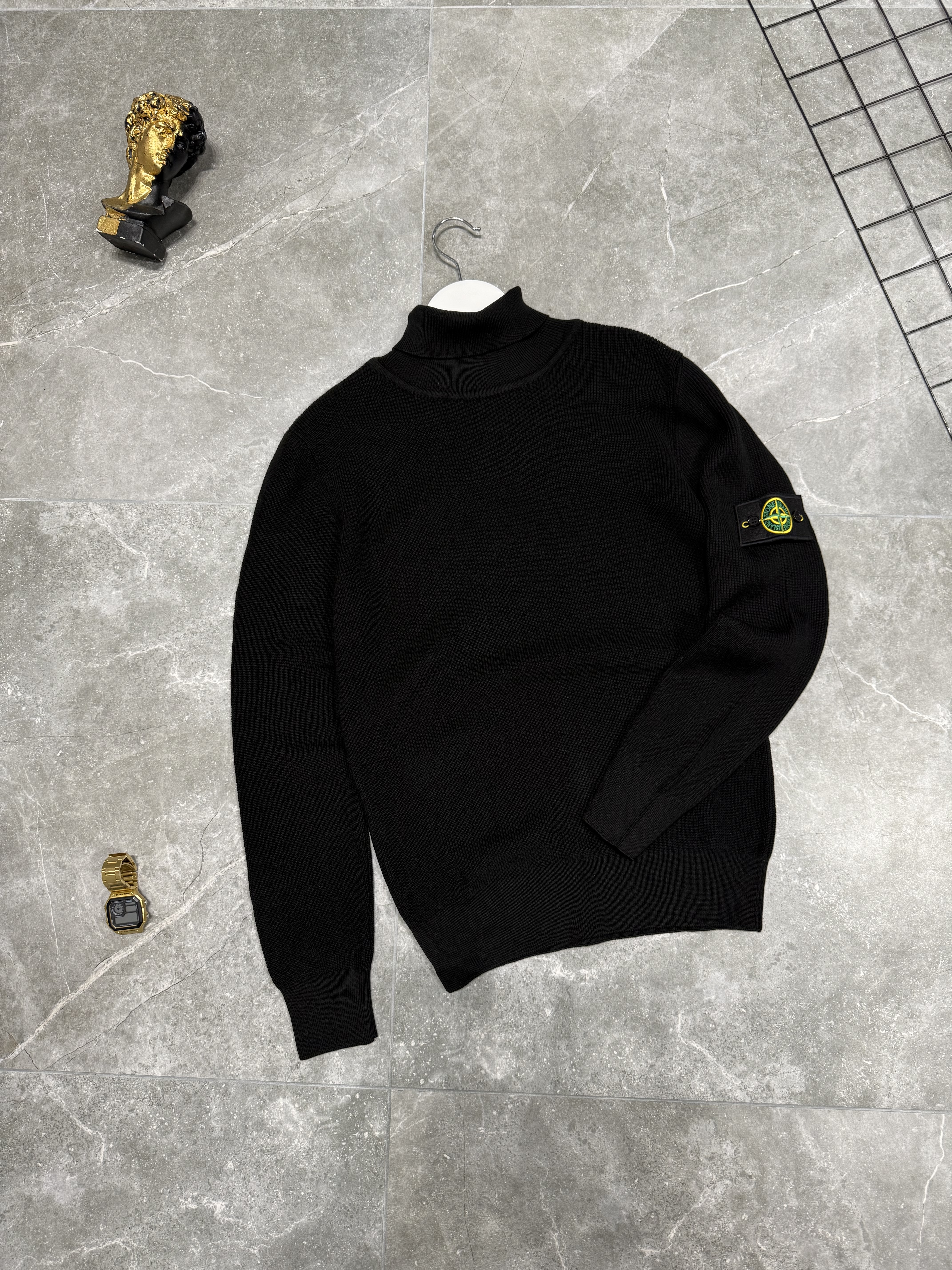 Светр Stone Island — головне фото товару
