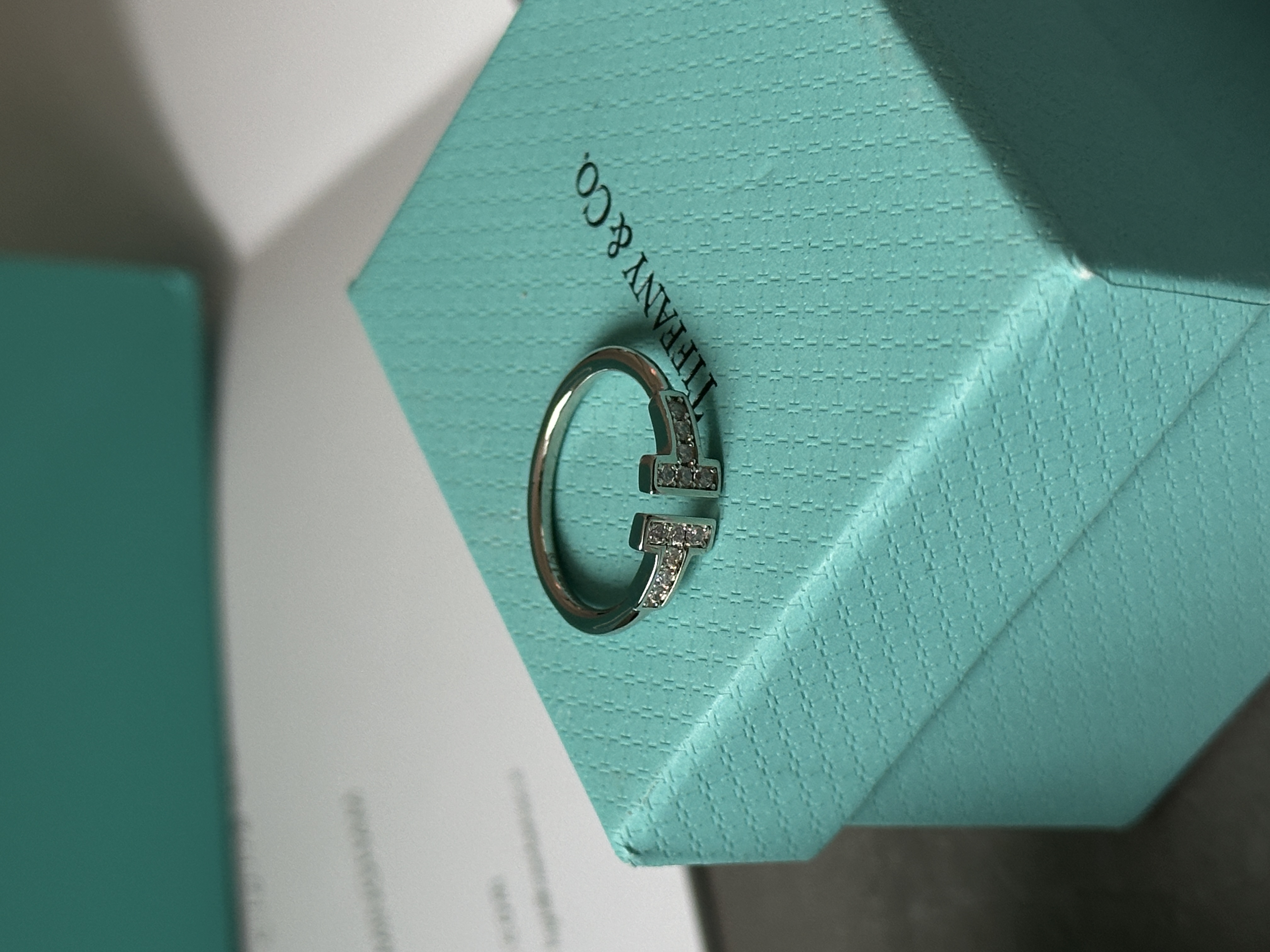 Tiffany T Diamond Wire Ring in White Gold 18k