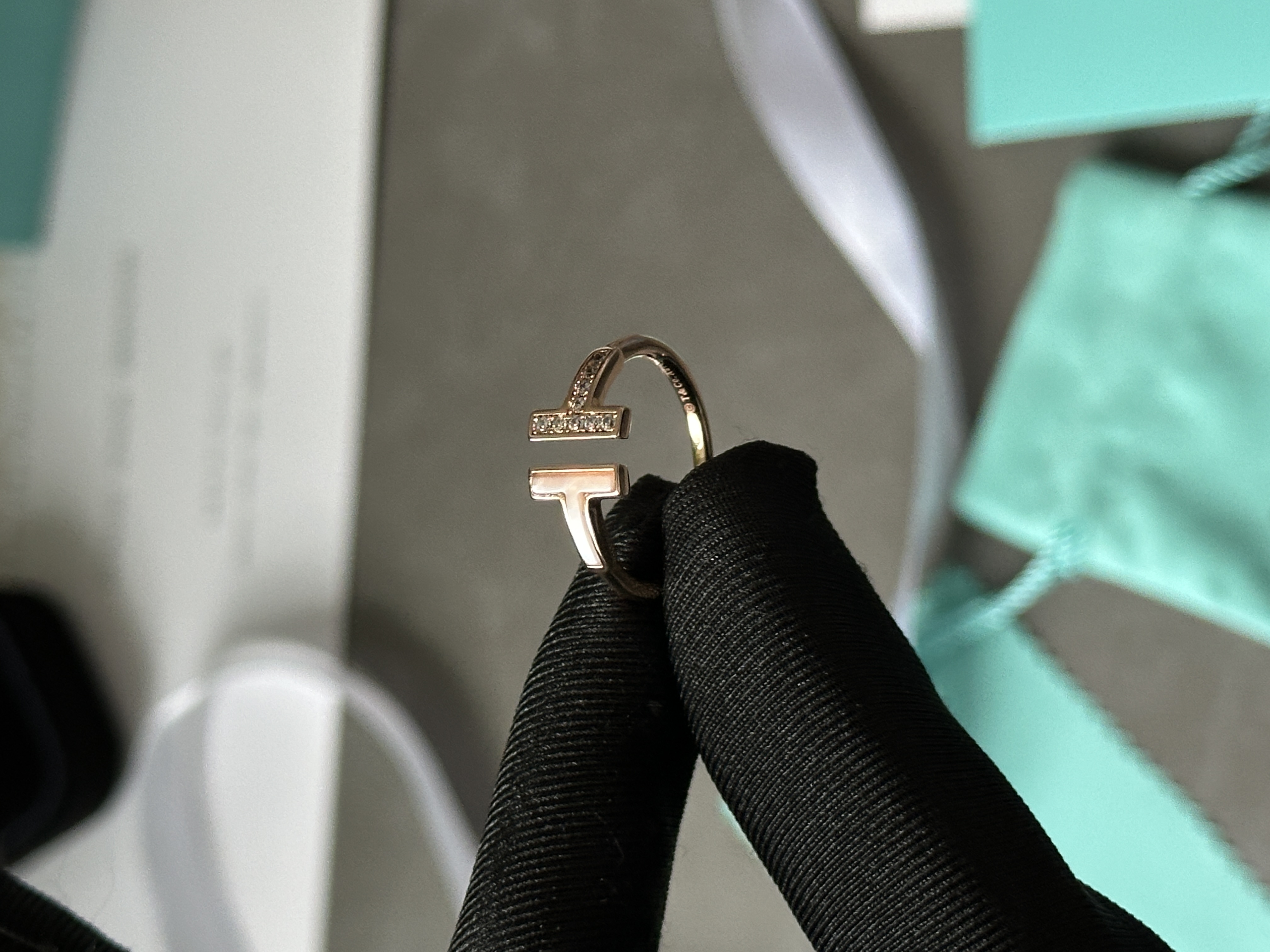 Tiffany T Wire Ring in Rose Gold 18k Mother-of-pearl