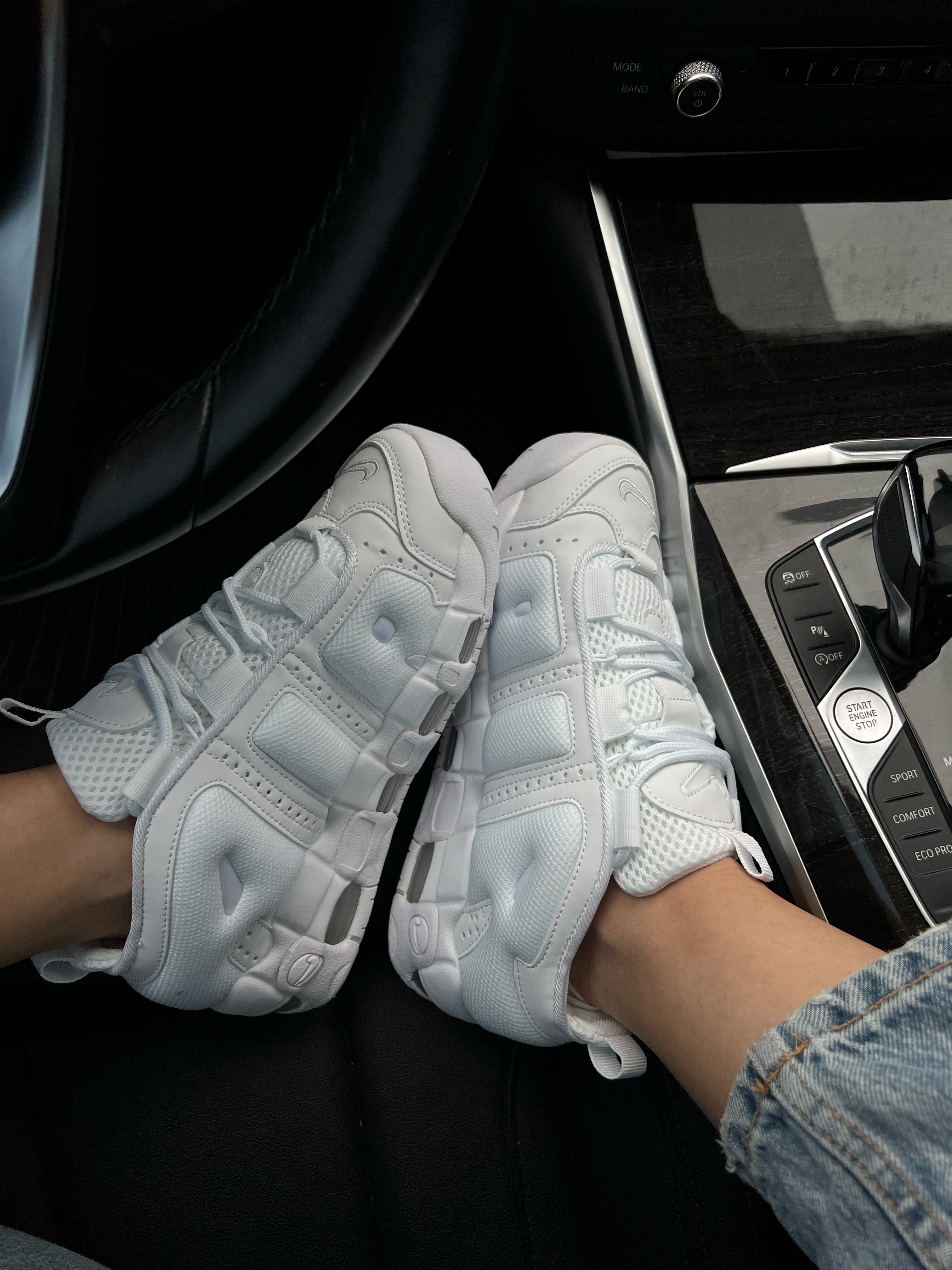 Nike air more uptempo