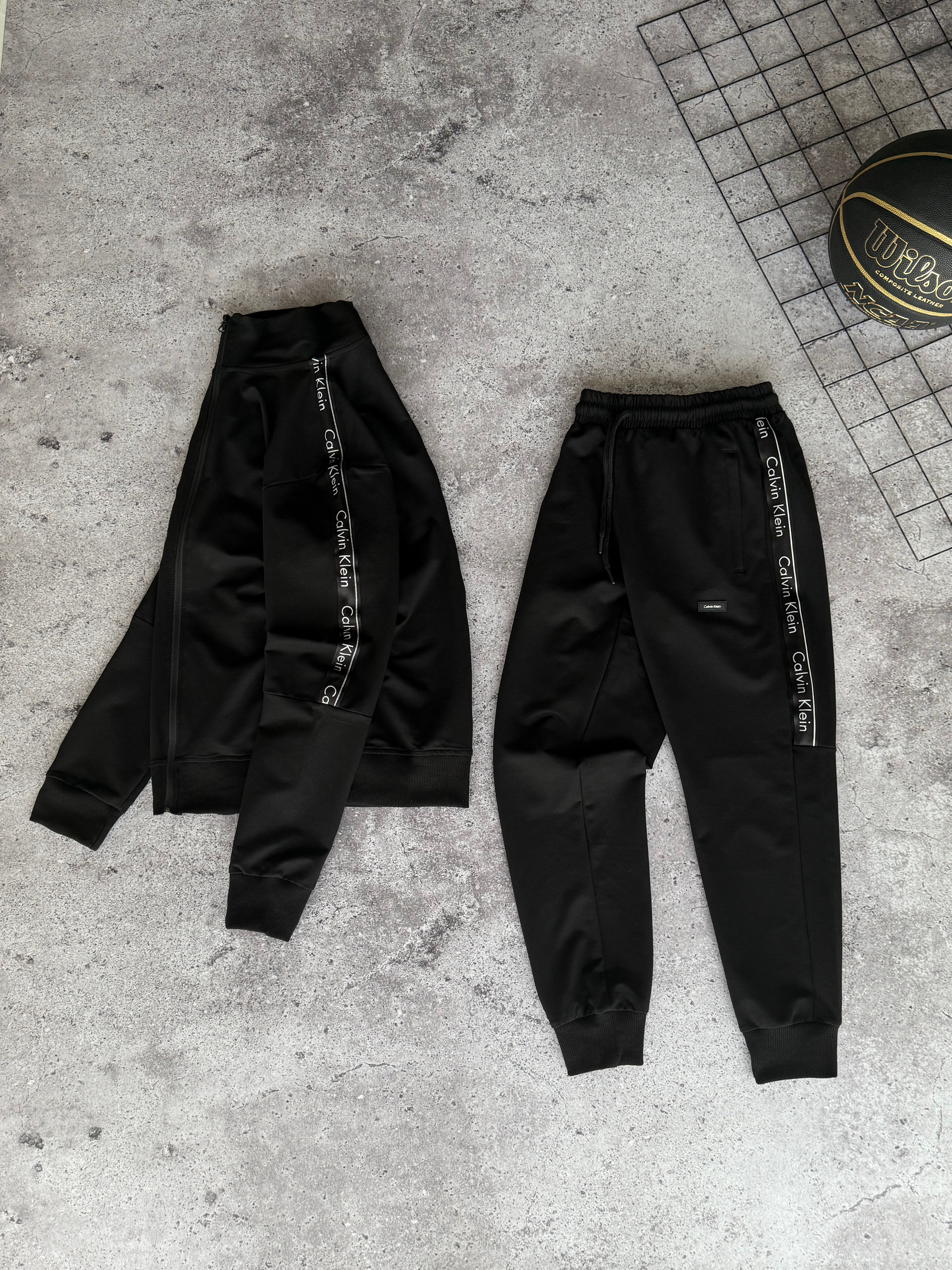 Костюм Calvin Klein — головне фото товару