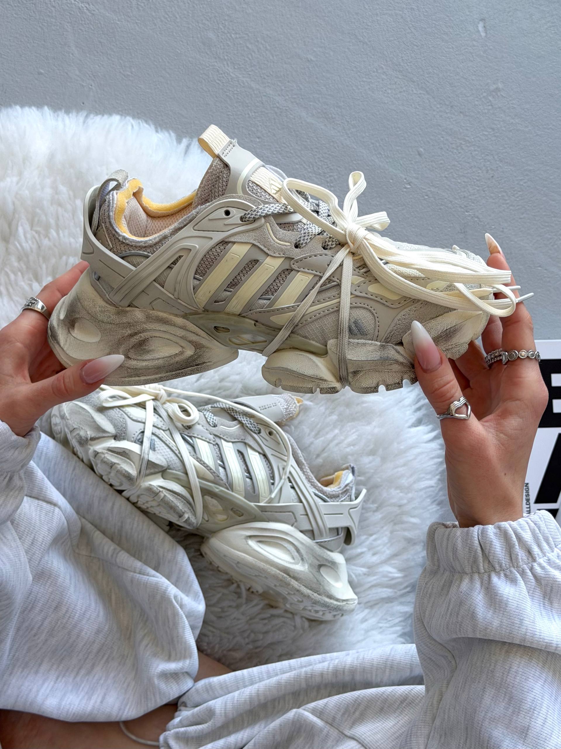 Adidas Vento XLG Deluxe Beige Grey