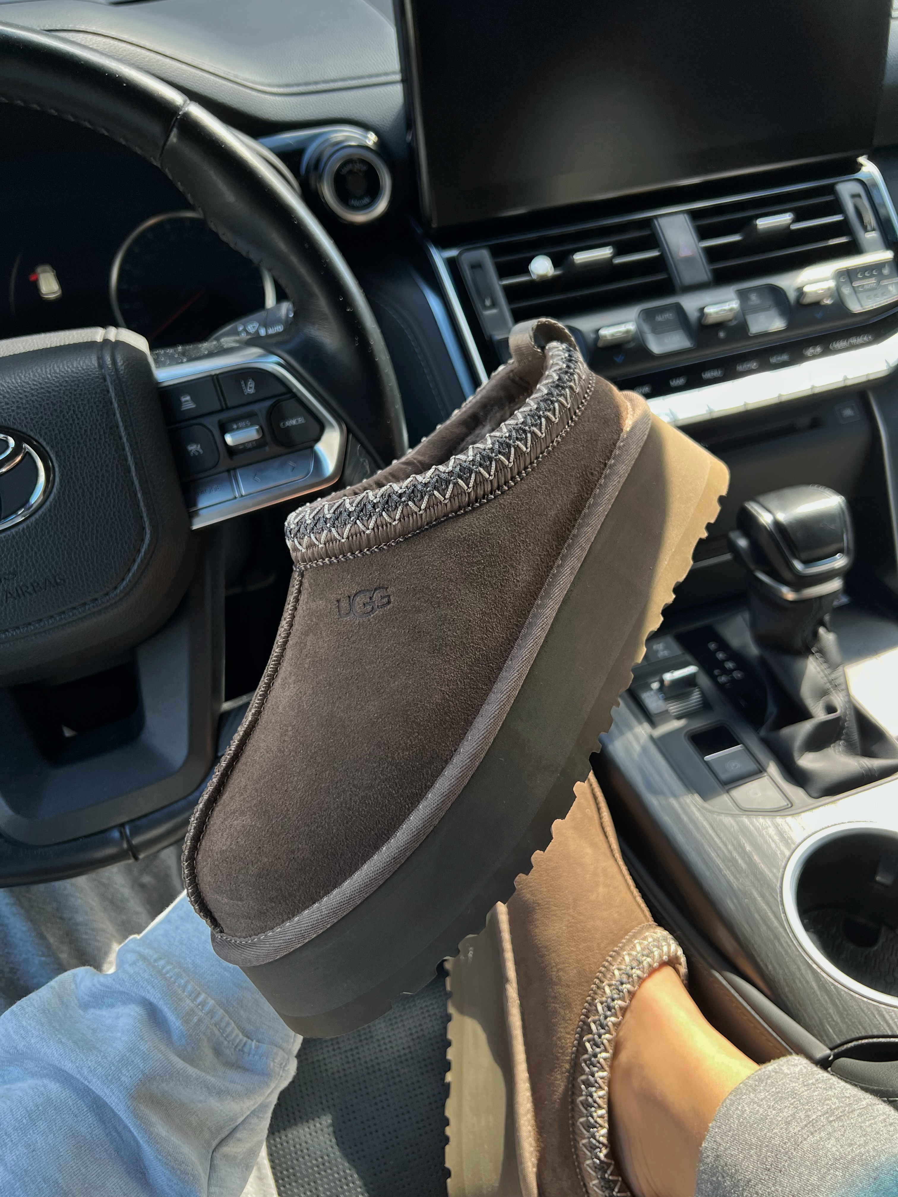 ugg tasman platform chocolate