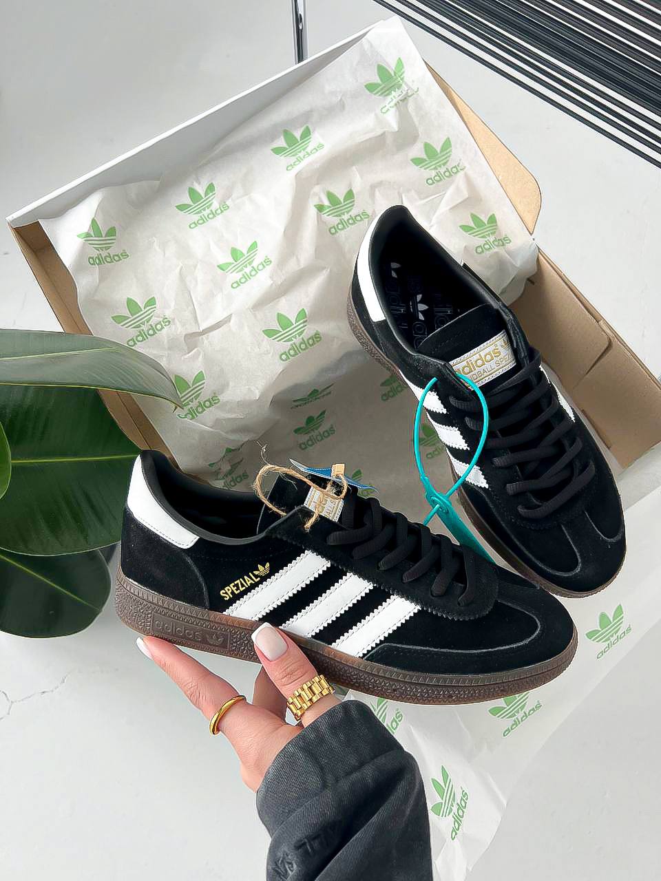 Adidas Spezial Black White — головне фото товару