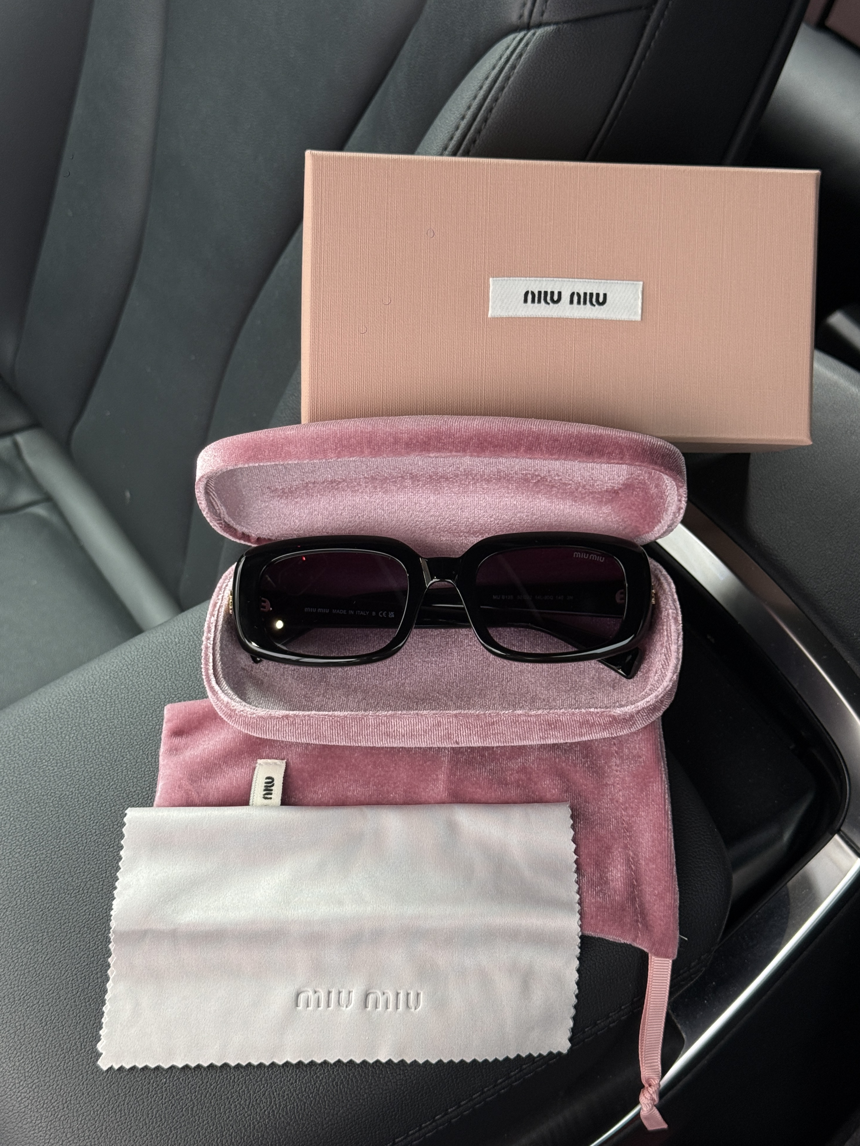 Miu Miu Black/Black MU B13S 52/22/140 14L-90Q 3N