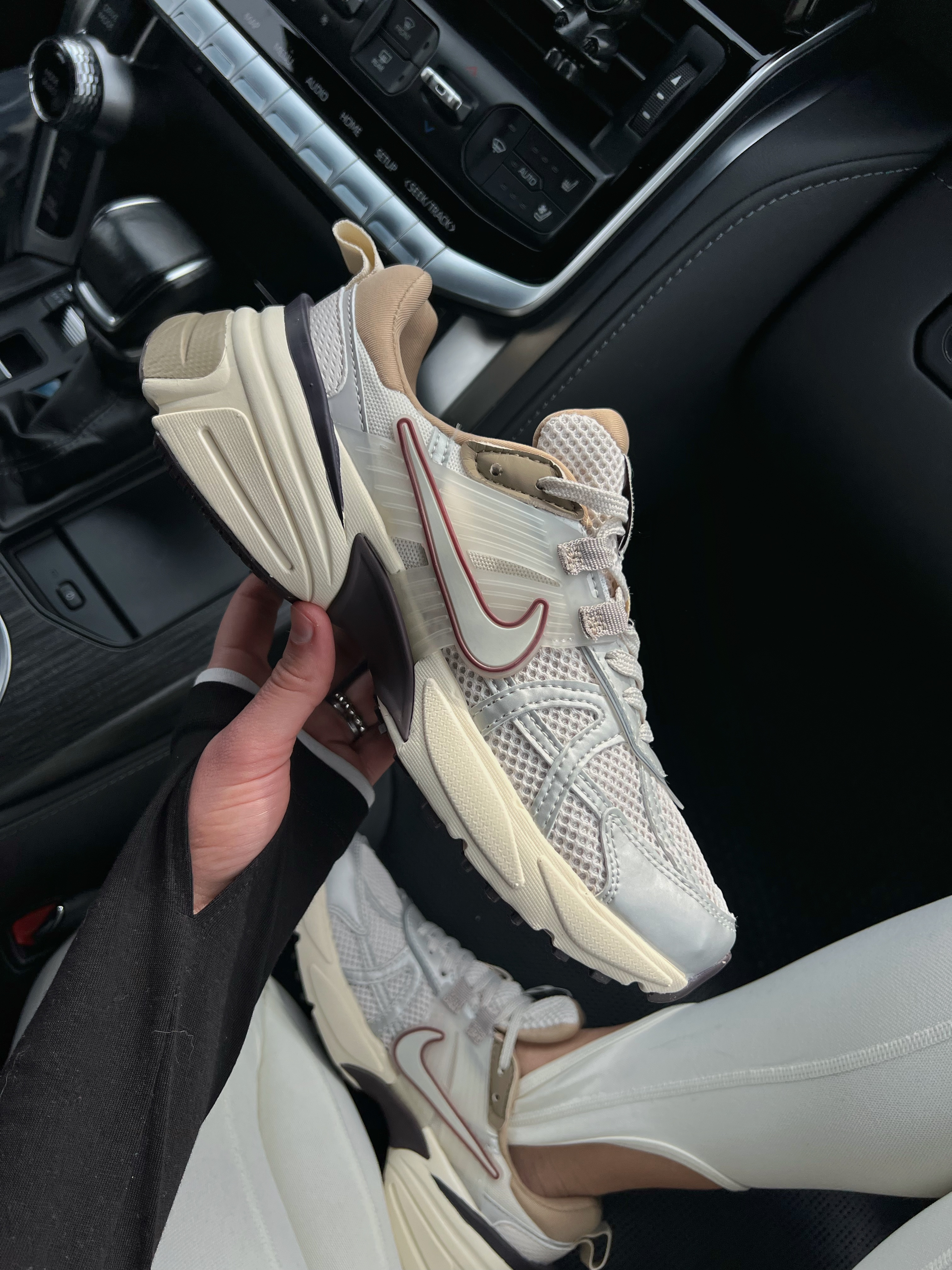 Nike V2K Run “Light orewood brown”