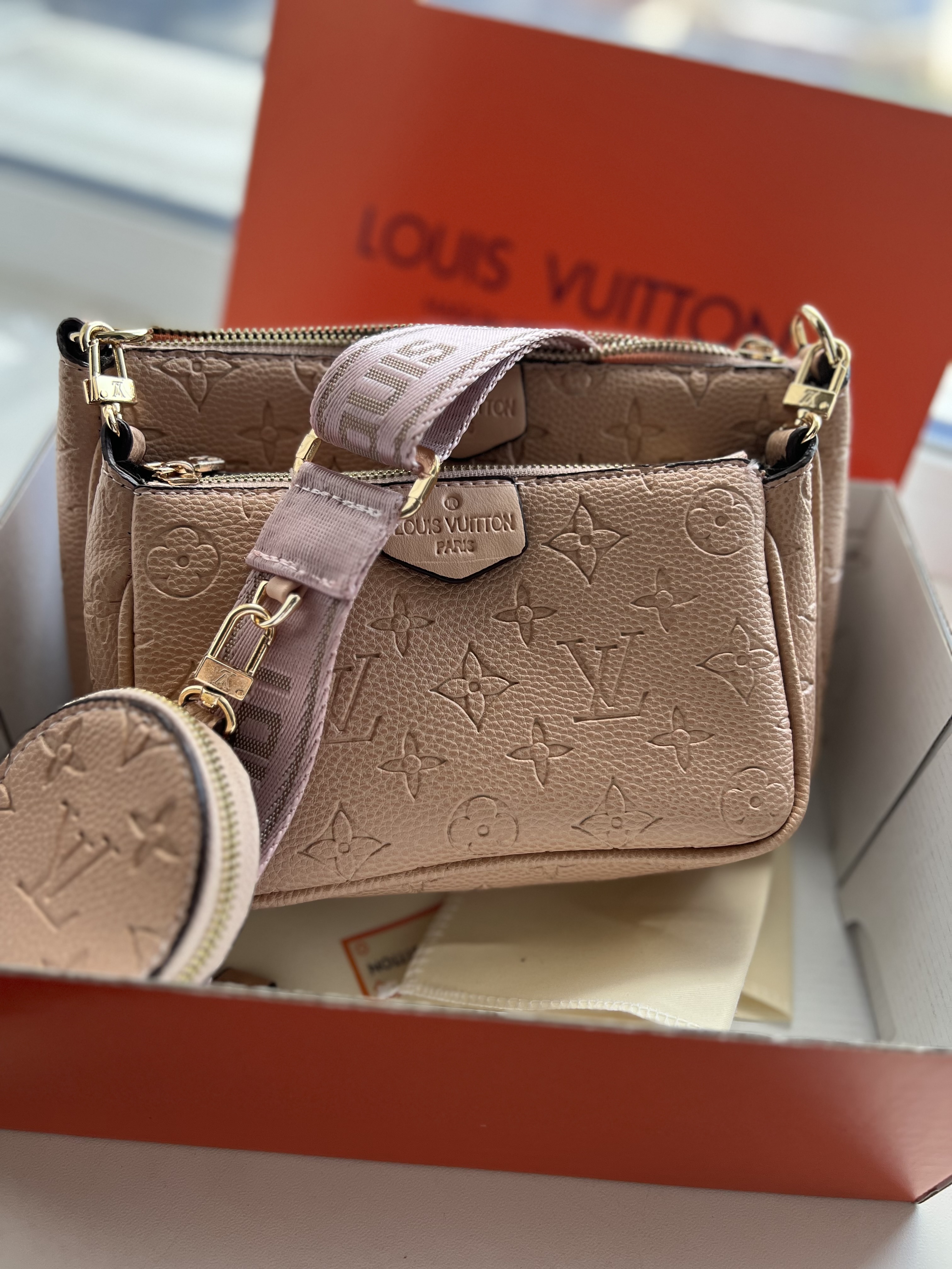 Louis Vuitton multi (powdery) — головне фото товару
