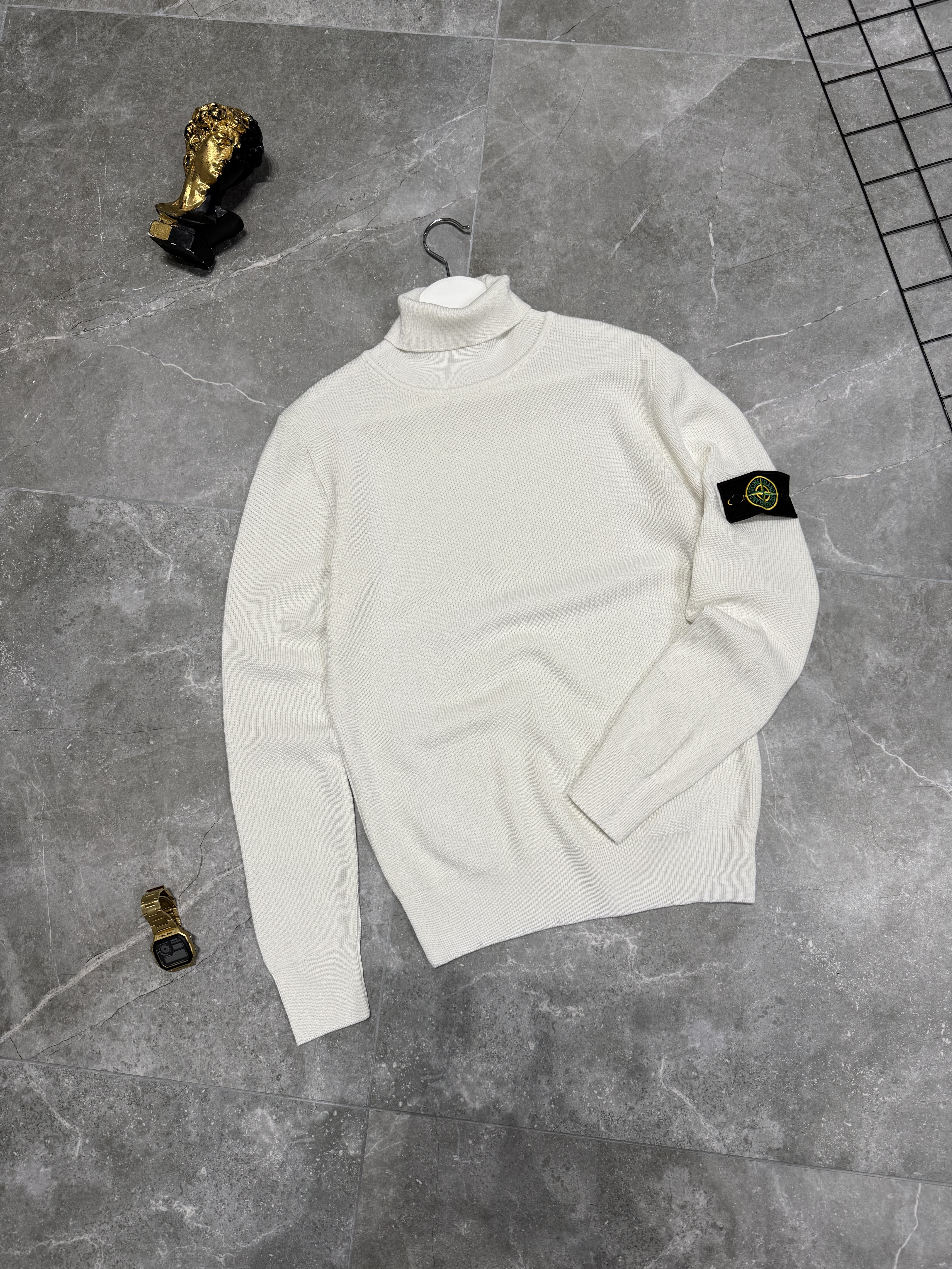 Светр Stone Island — головне фото товару
