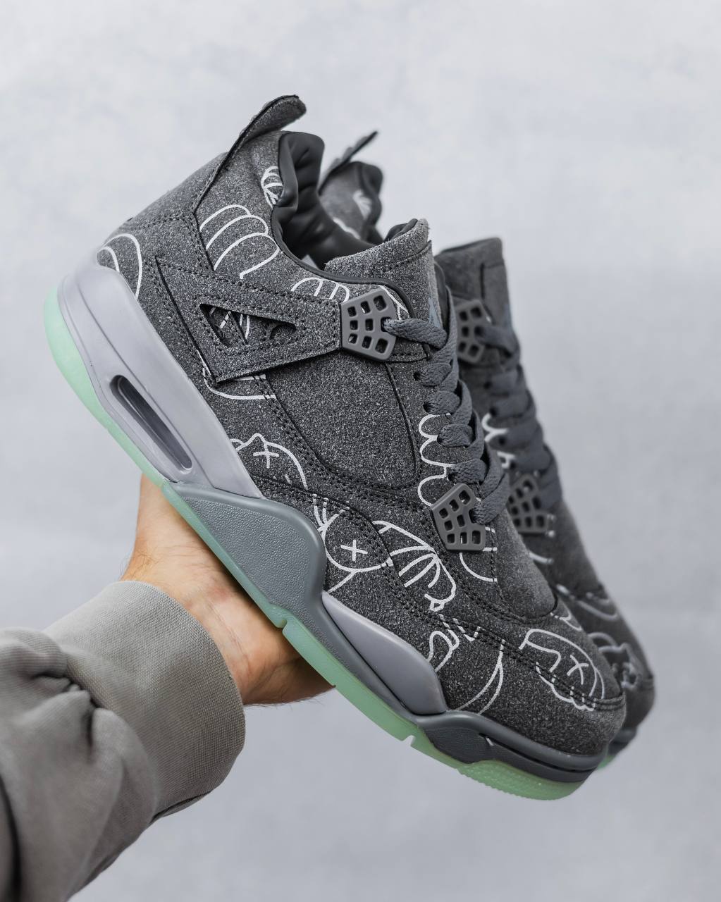 Nike AIR JORDAN RETRO 4