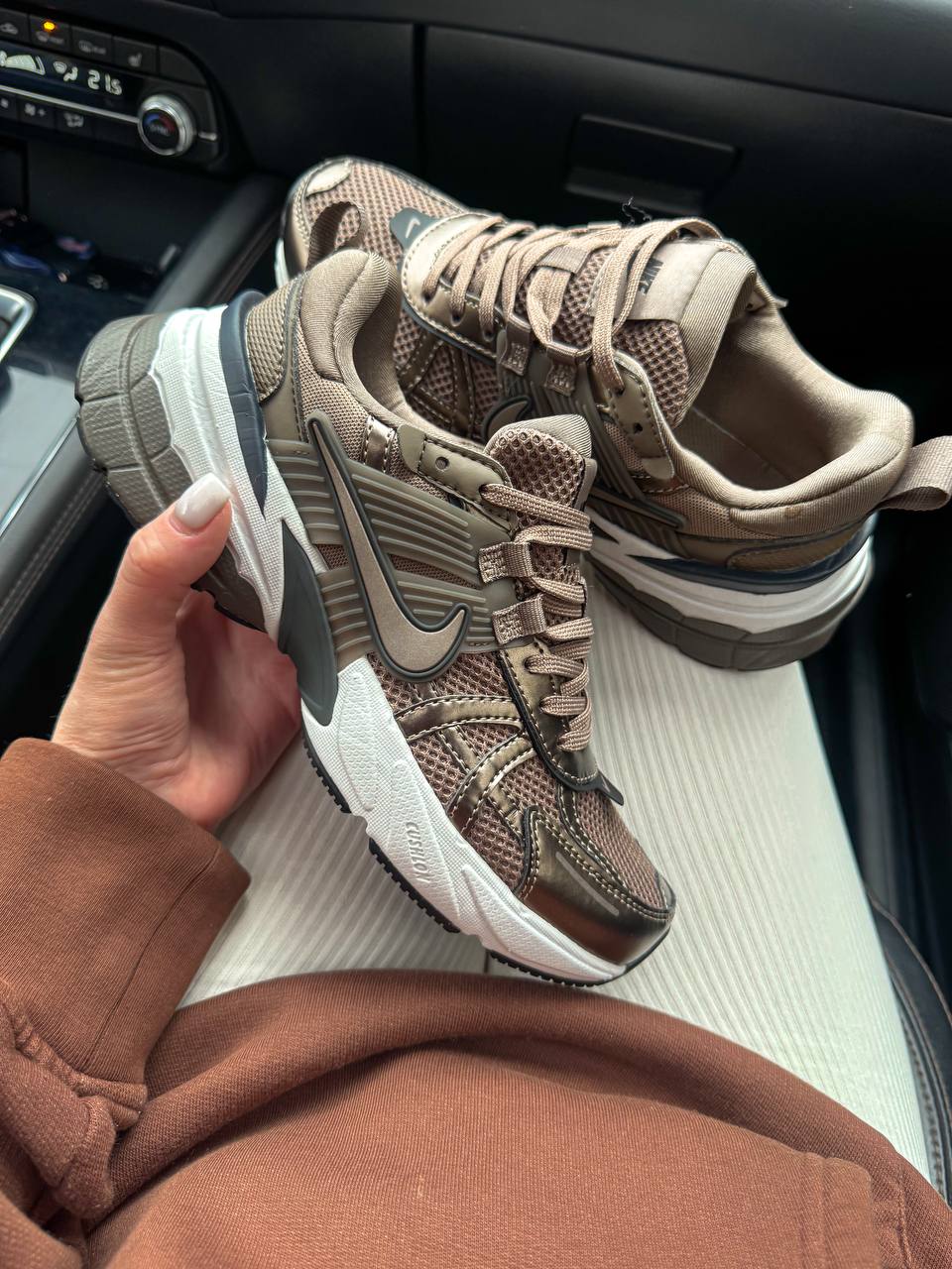 Nike V2k Runtekk Mink Brown — головне фото товару