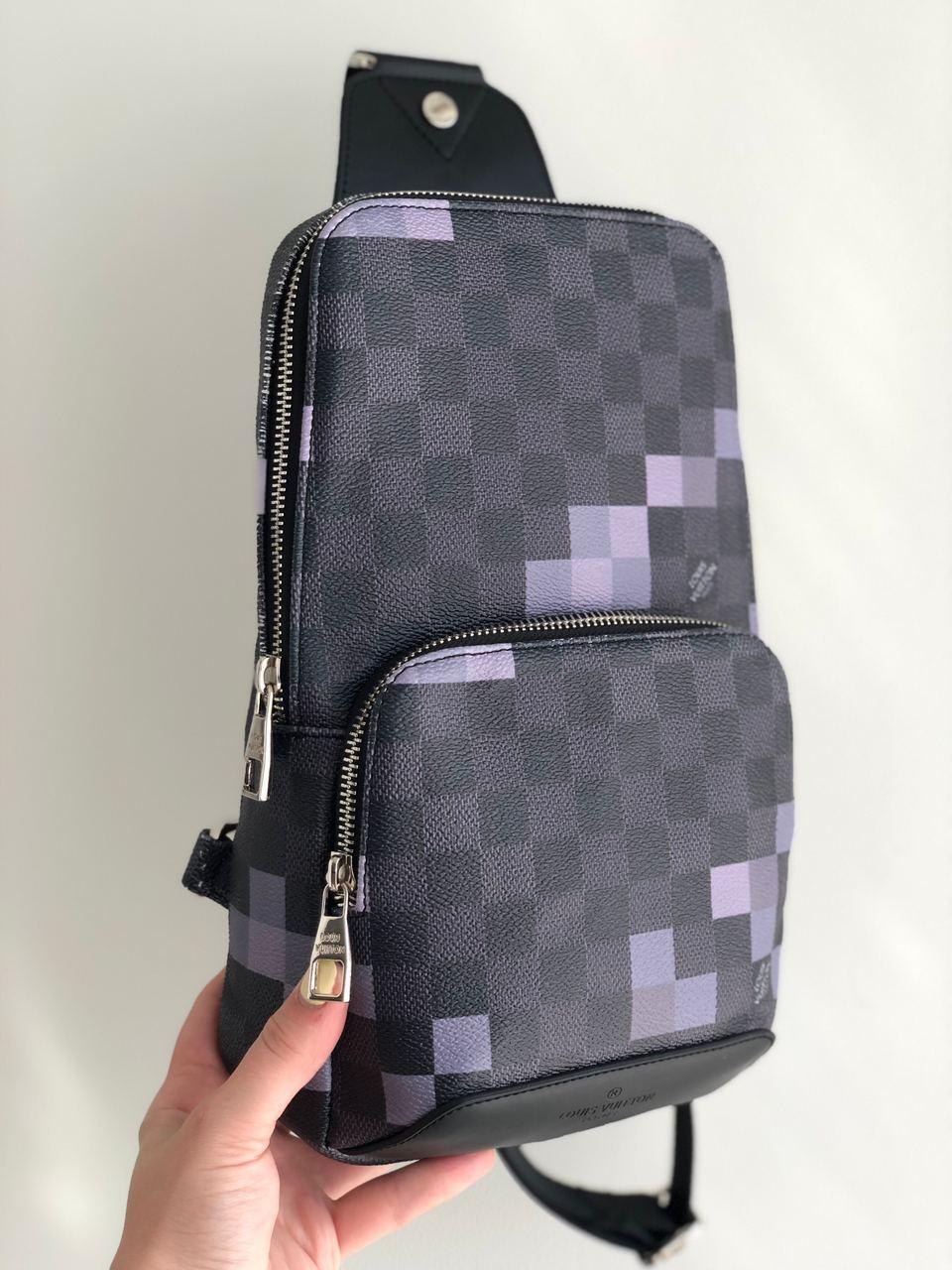 Сумка Louis Vuitton мужская металлическая актуальная и молодежная с плечевым ремнем на молнии сумочка