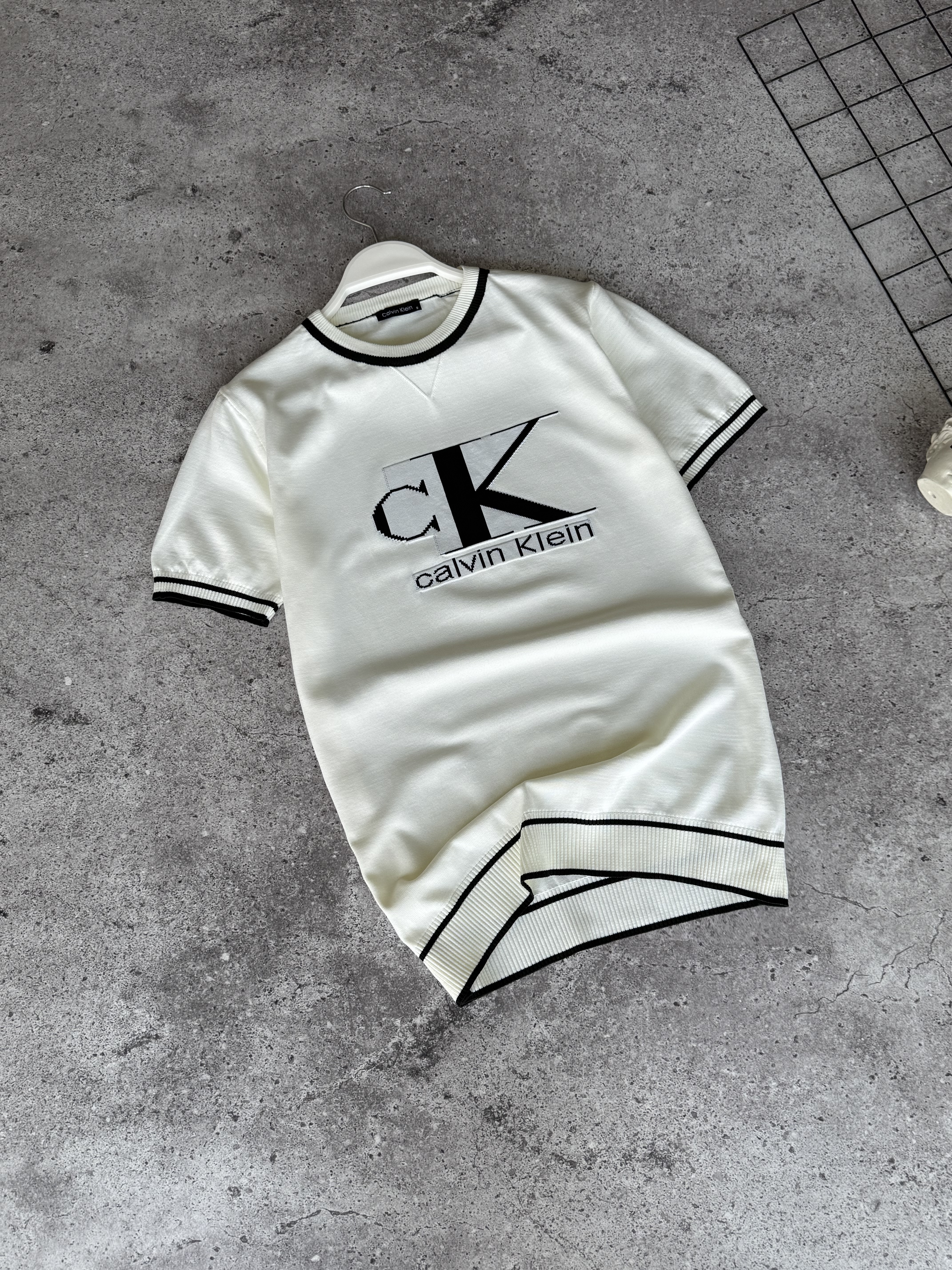 Футболка Calvin Klein — головне фото товару