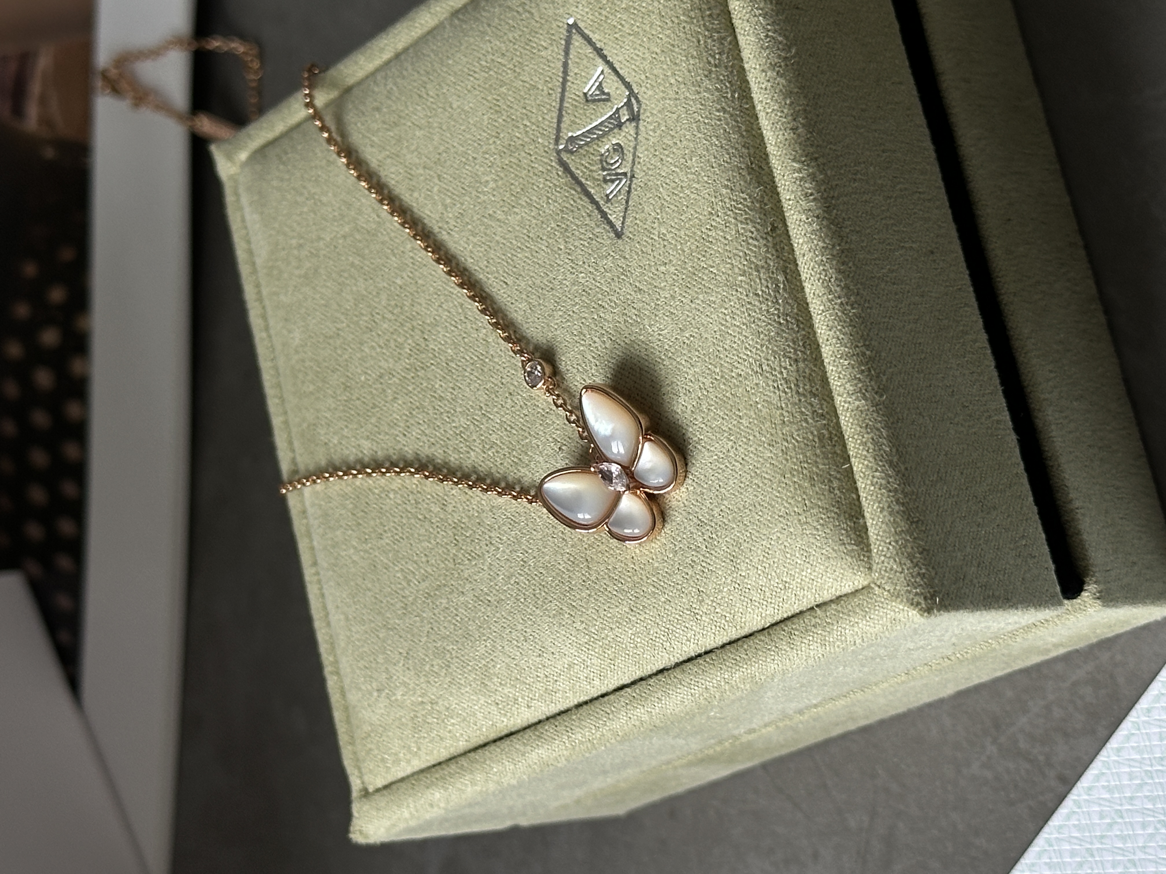 Van Cleef & Arpels Pendant Two Butterfly 18K Rose Gold/Diamond/Mother-of-Pearl
