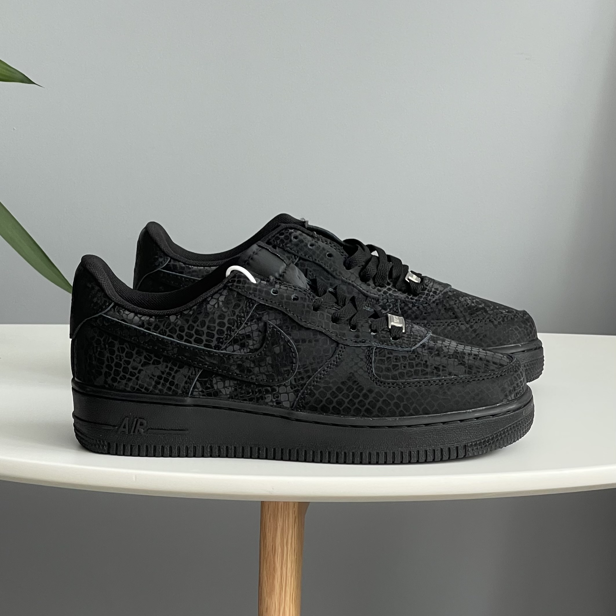 Nike Kobe Bryant Air Force 1 Triple Black Mamba IB0018-003
