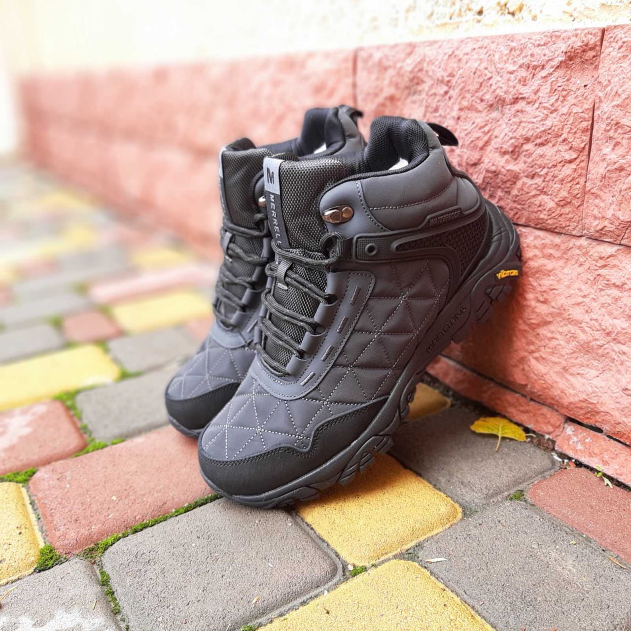 Кроссовки Merrell Tracking высокие Темно серые резиновые зимние повседневные на шнуровке спортивная обувь
