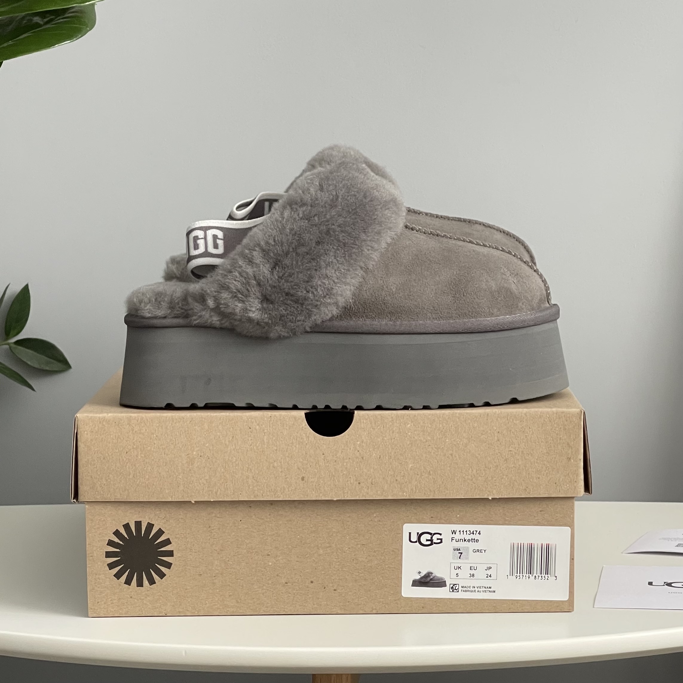 UGG Funkette Slipper Platform Grey