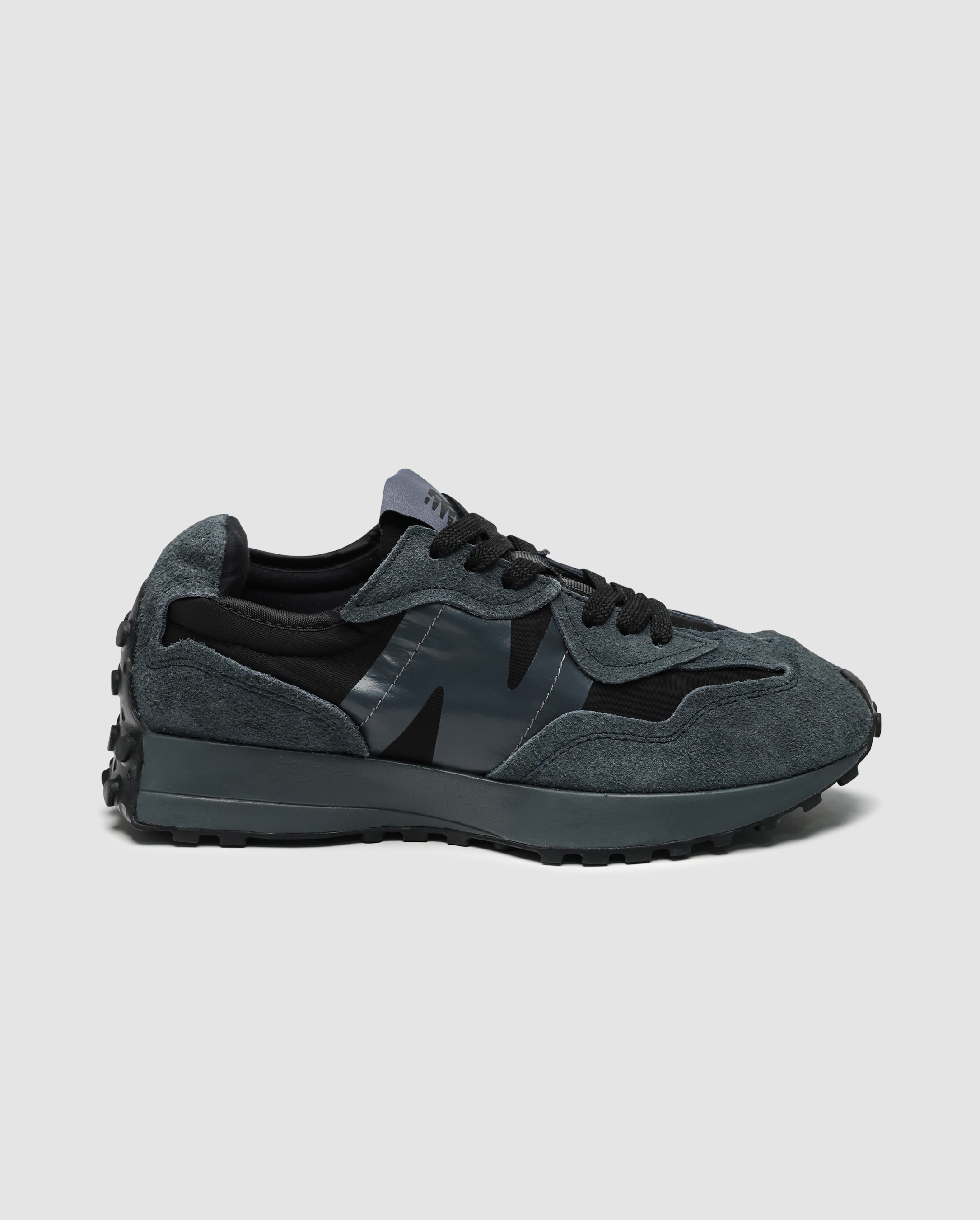 New Balance 327 Black/Grey