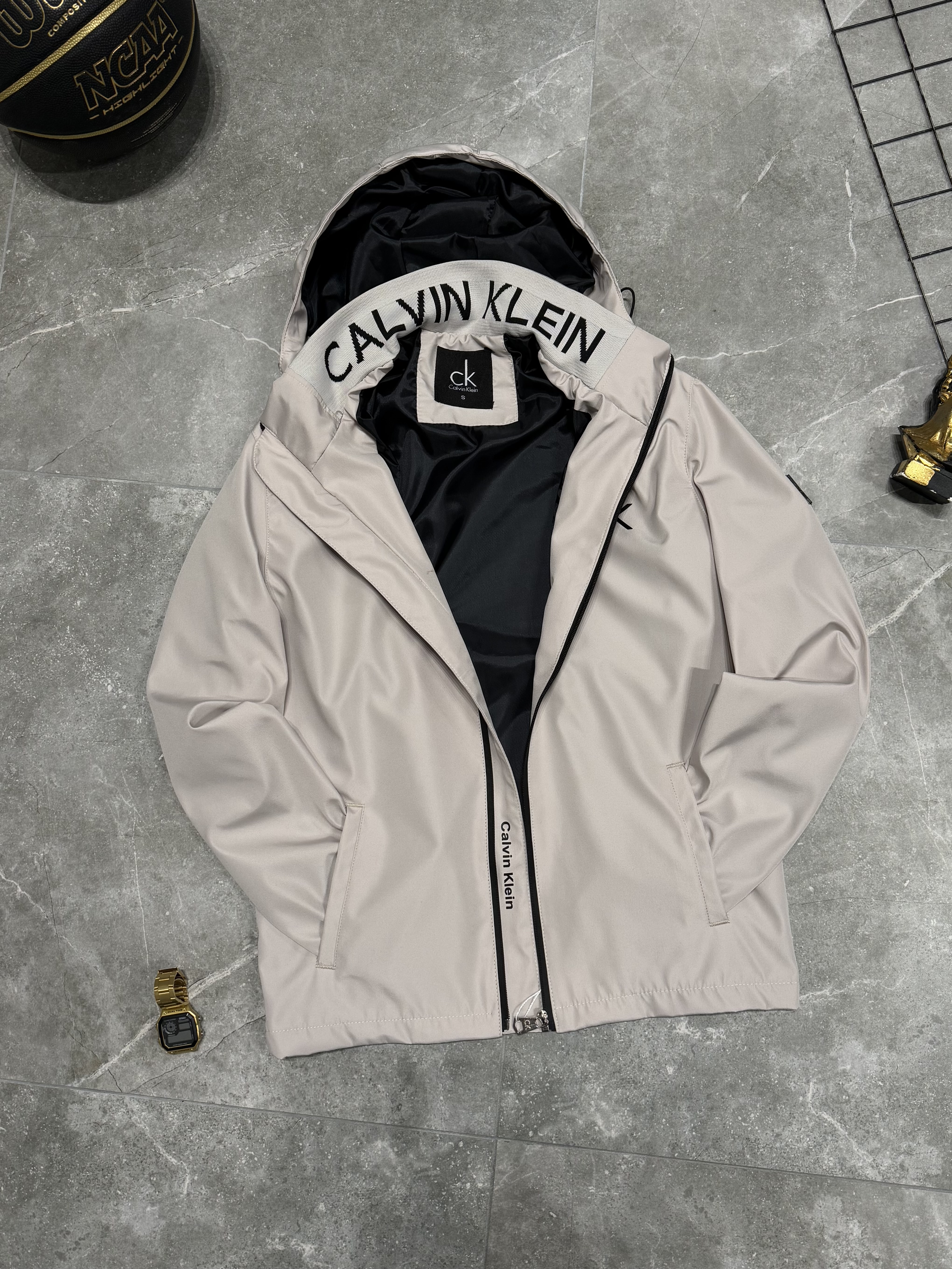 Куртка Calvin Klein — головне фото товару