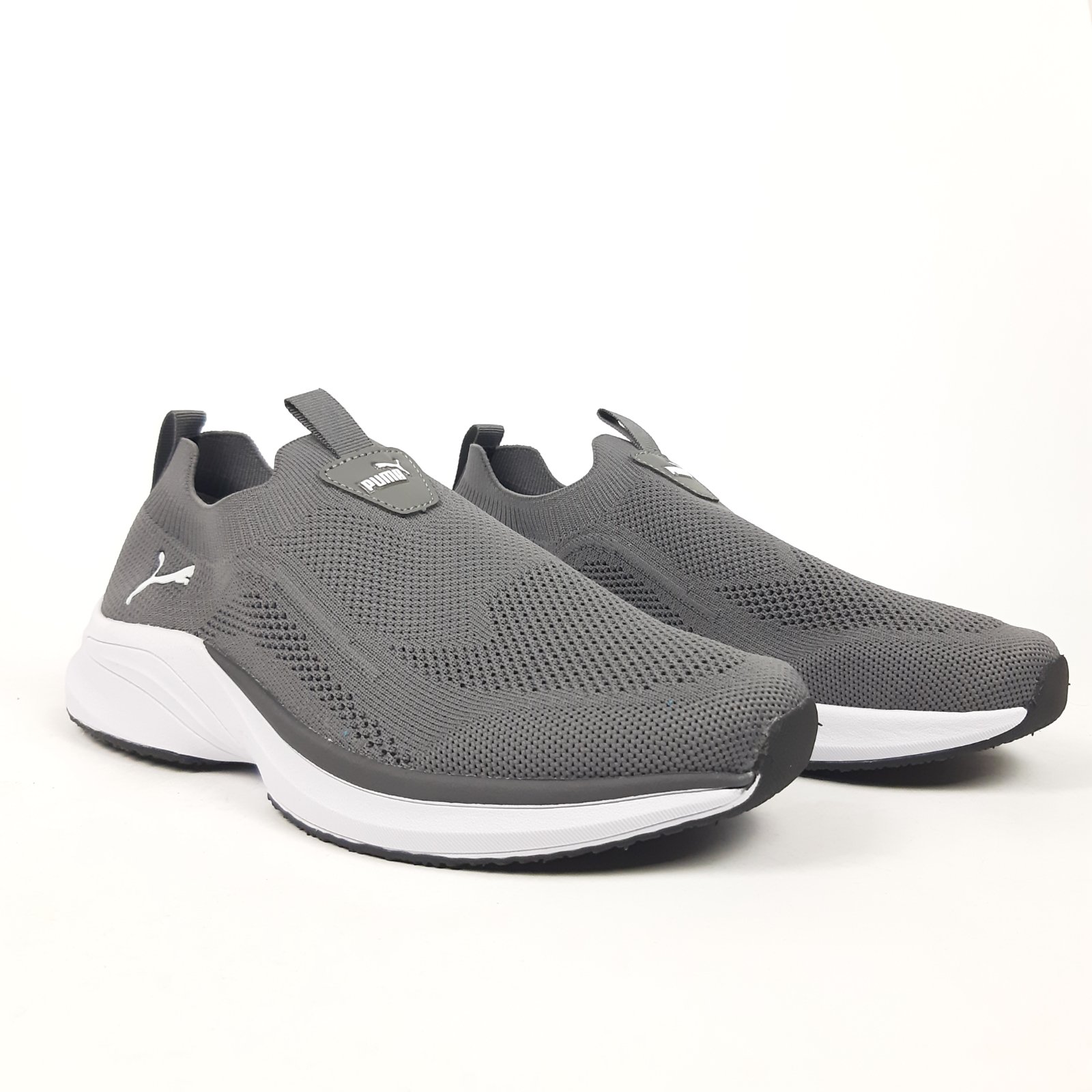 Puma SOFTRIDE тапкі мокасіни сліпони темно серые на білій для отдыха на море шлепки сланцы