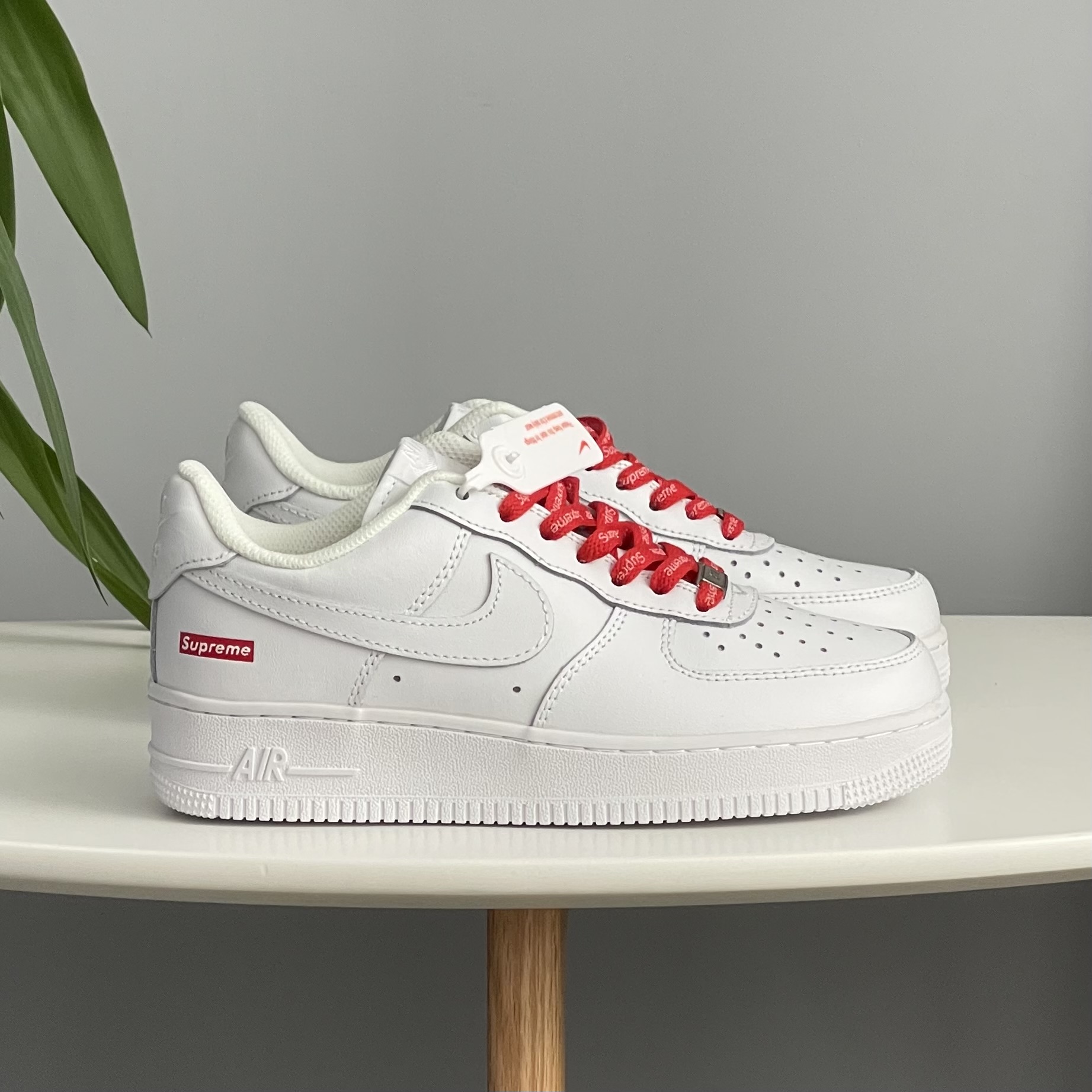 Nike Air Force 1 Low Supreme White