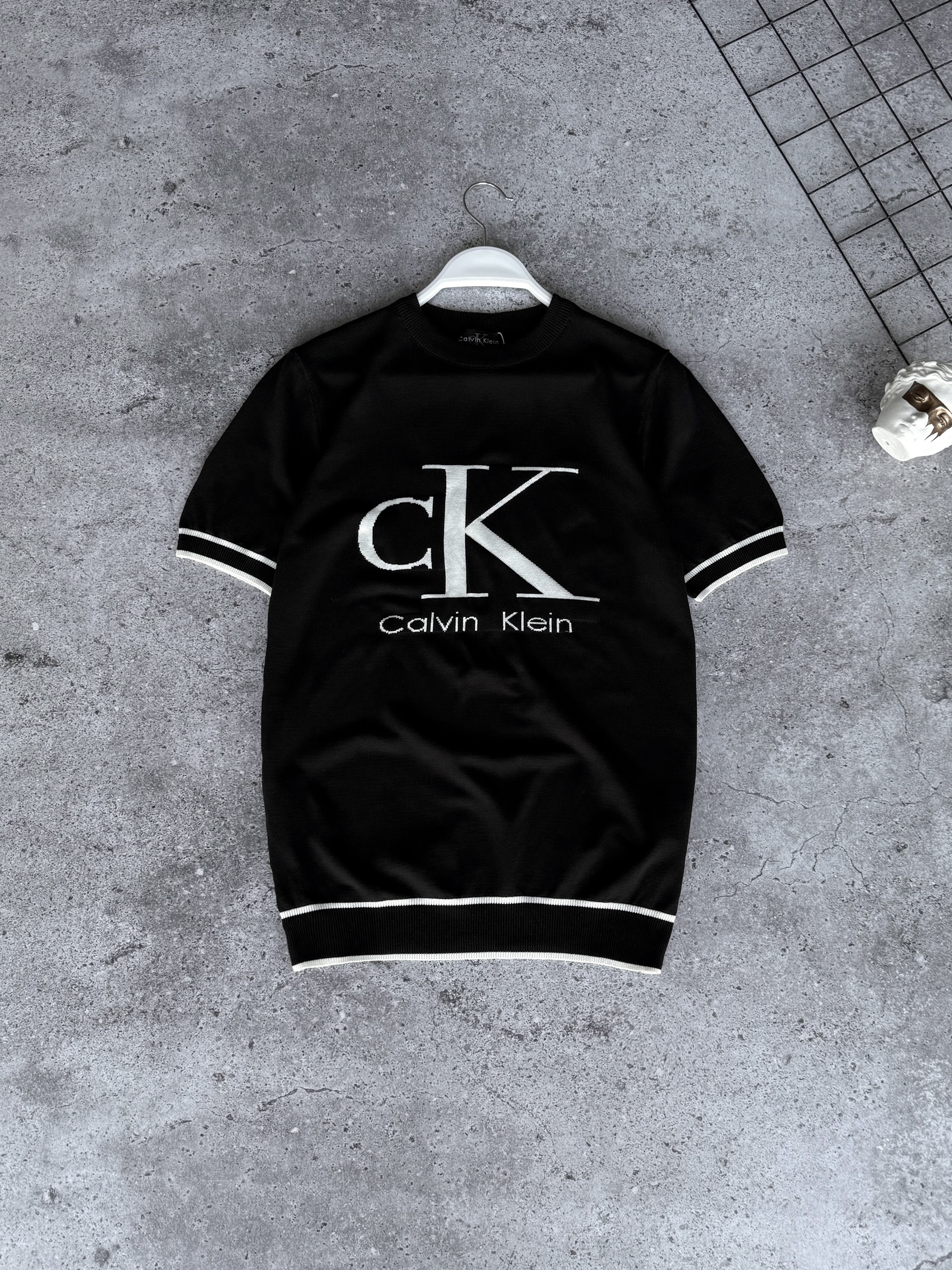 Футболка Calvin Klein — головне фото товару