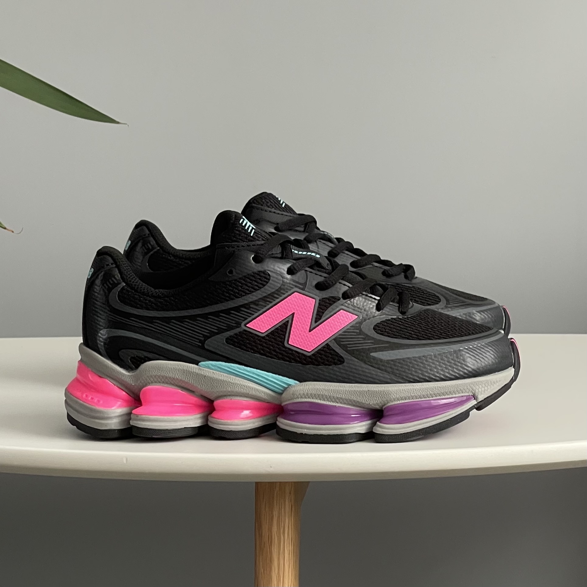 New Balance 2000 Black Pink U2000DM