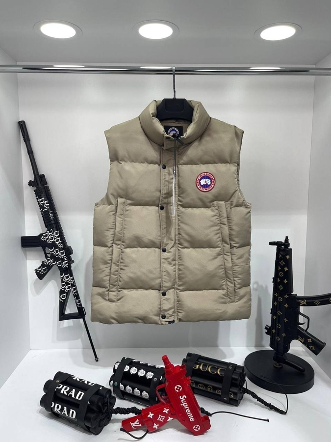 Жилет Canada Goose — головне фото товару
