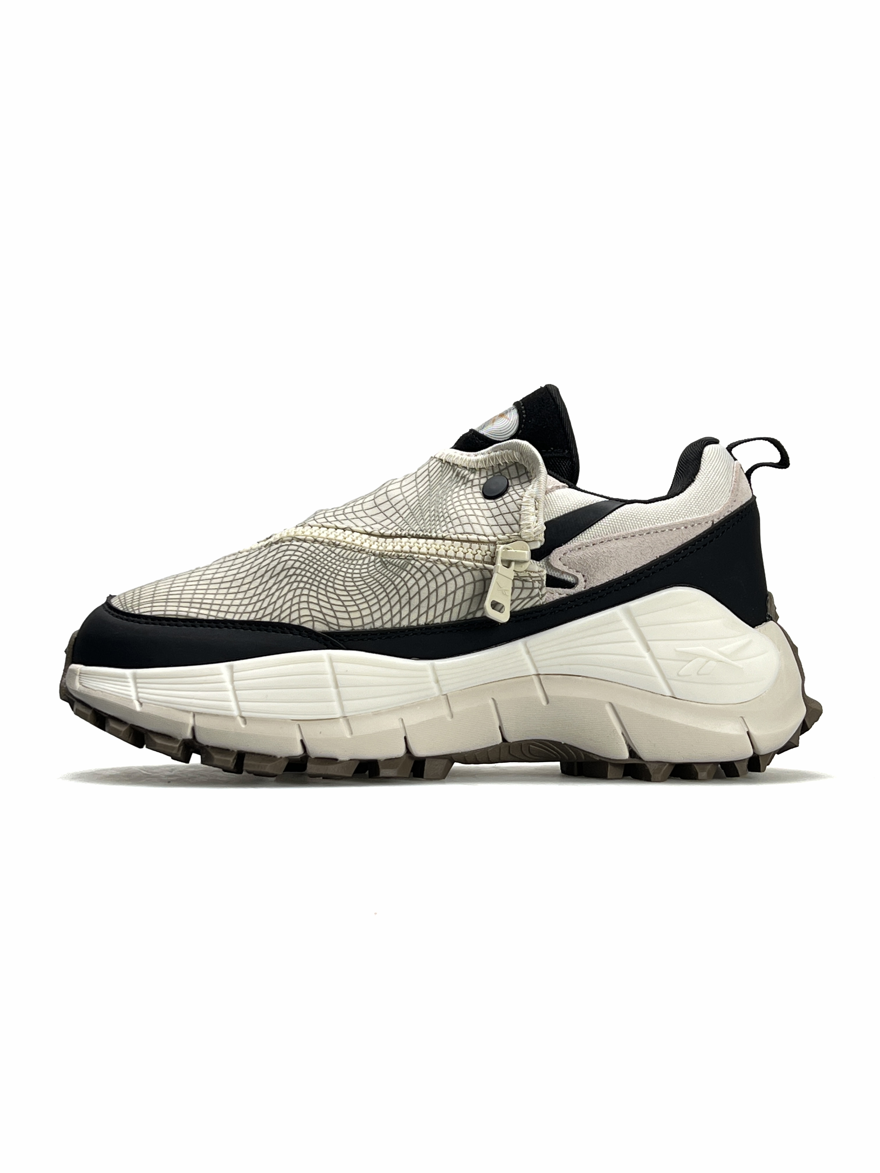 Кроссовки Reebok Zig Kinetica 2.5 Edge x Spyder текстильные бежевые с черным демисезонные повседневные