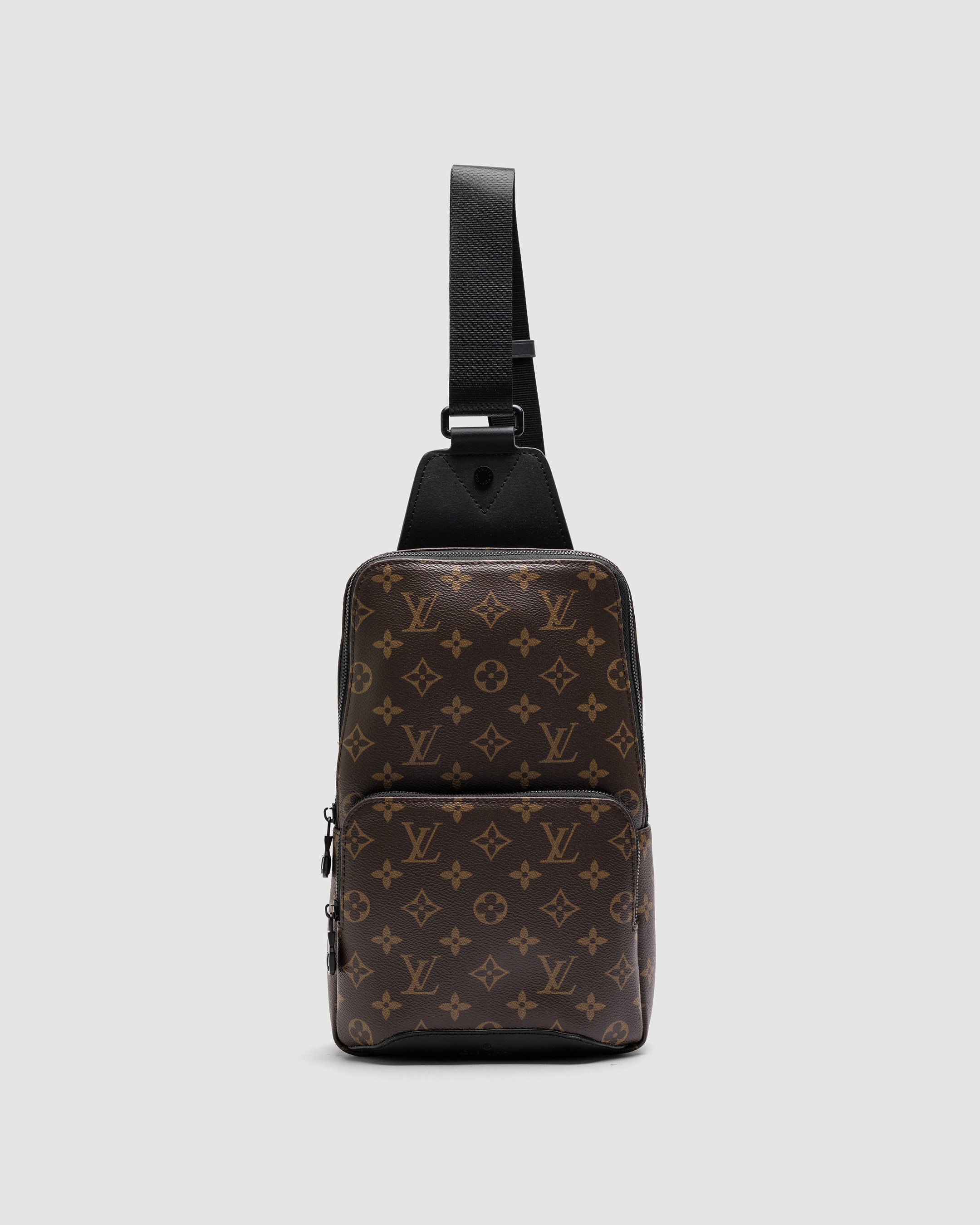 Louis Vuitton Avenue Slingbag Brown