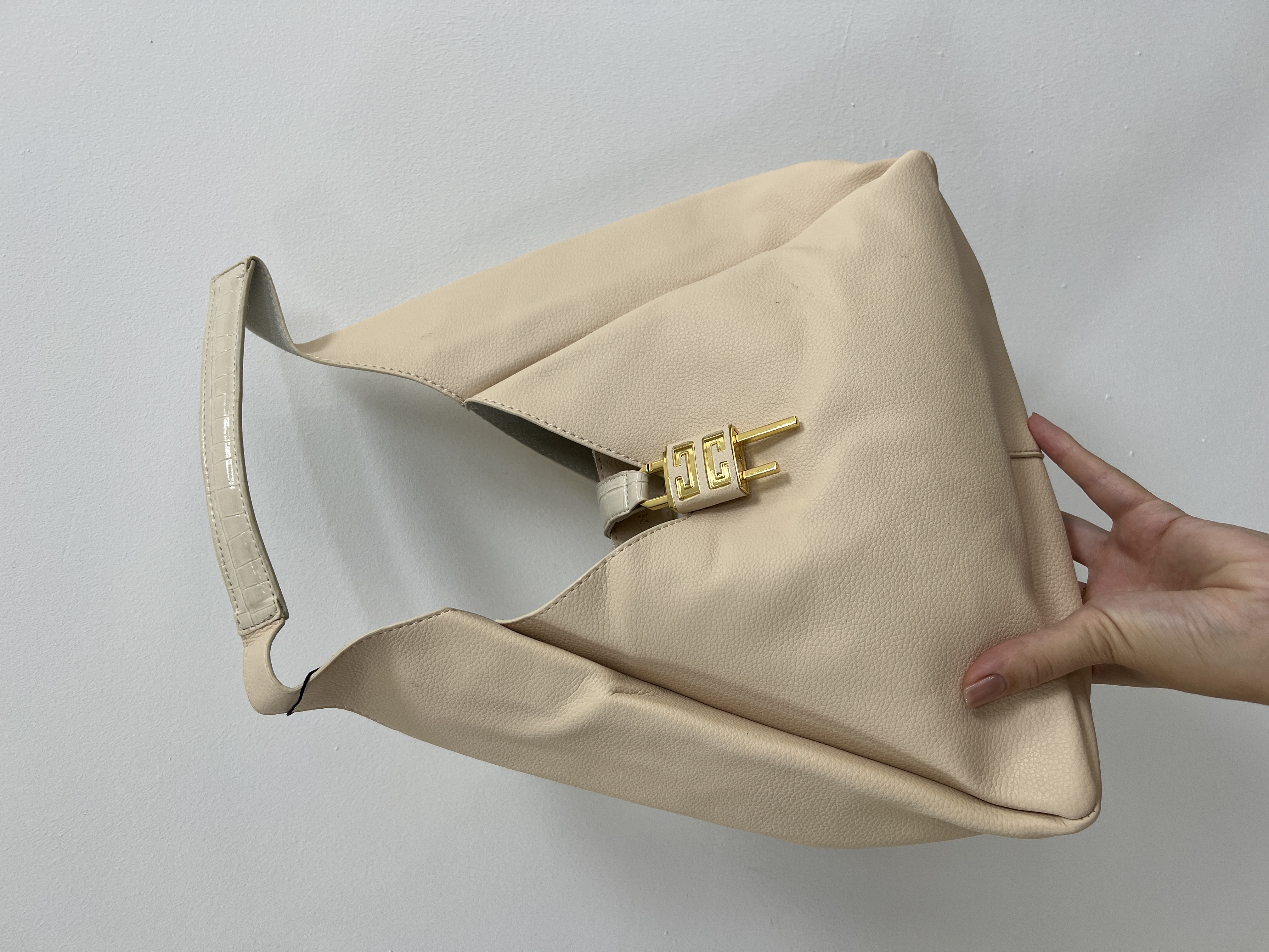 Givenchy G-Hobo Medium Leather Cream