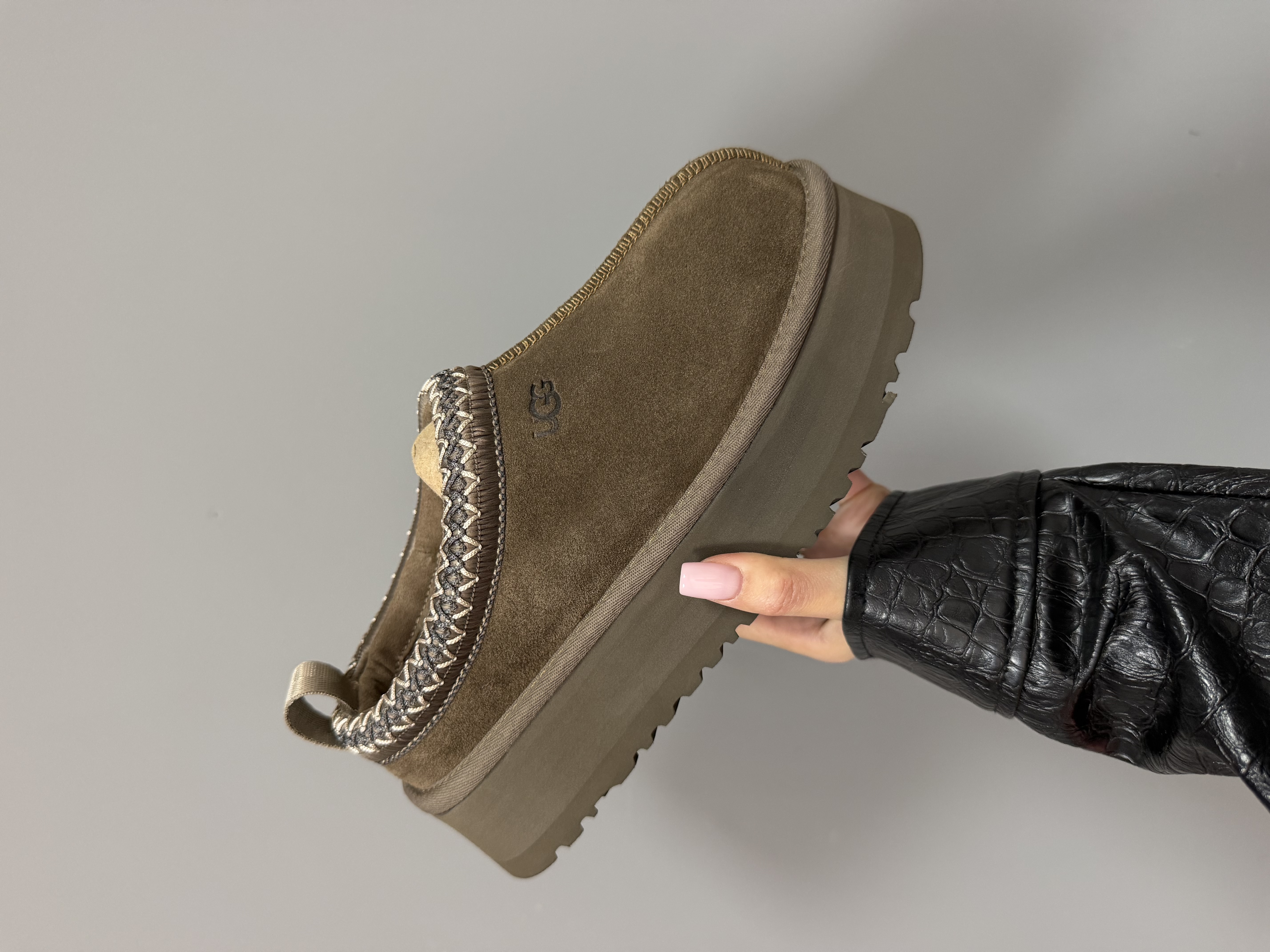 UGG TAZZ | HICKORY BROWN premium
