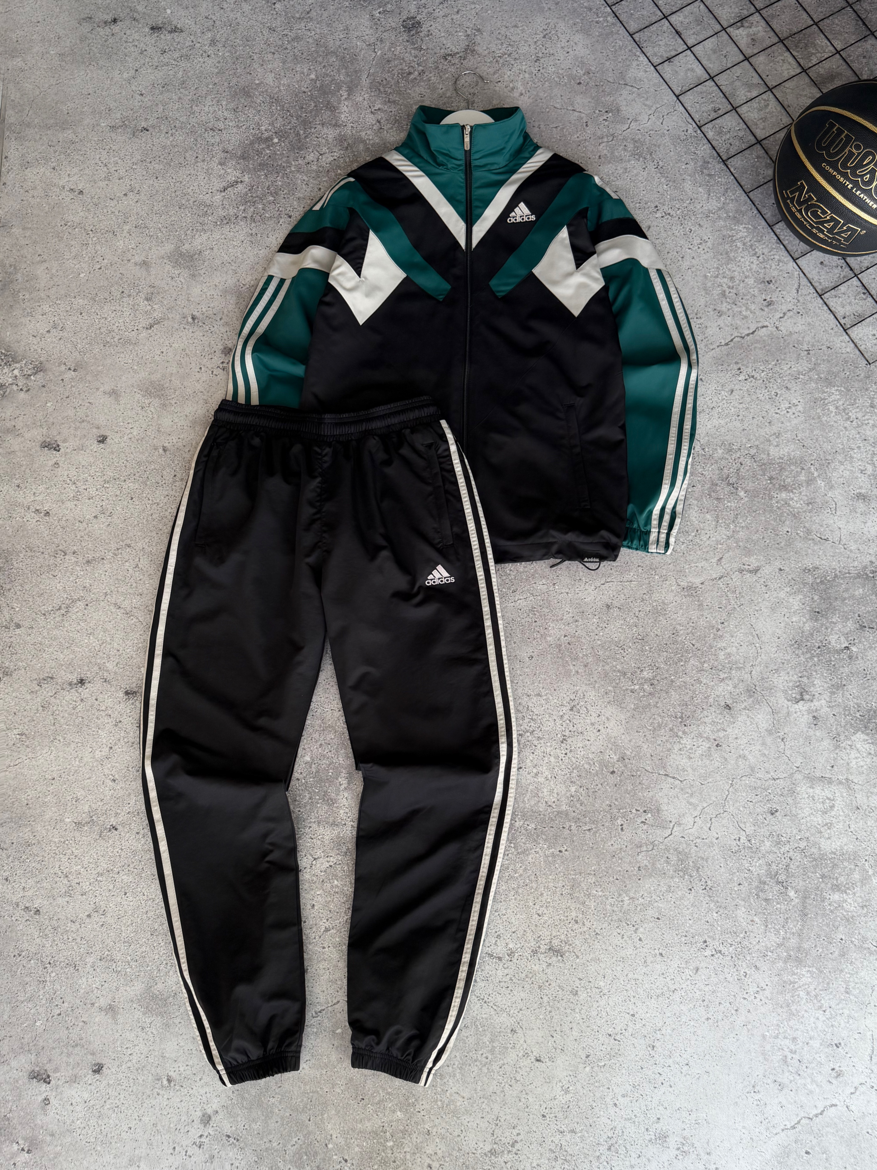 Костюм Adidas — головне фото товару