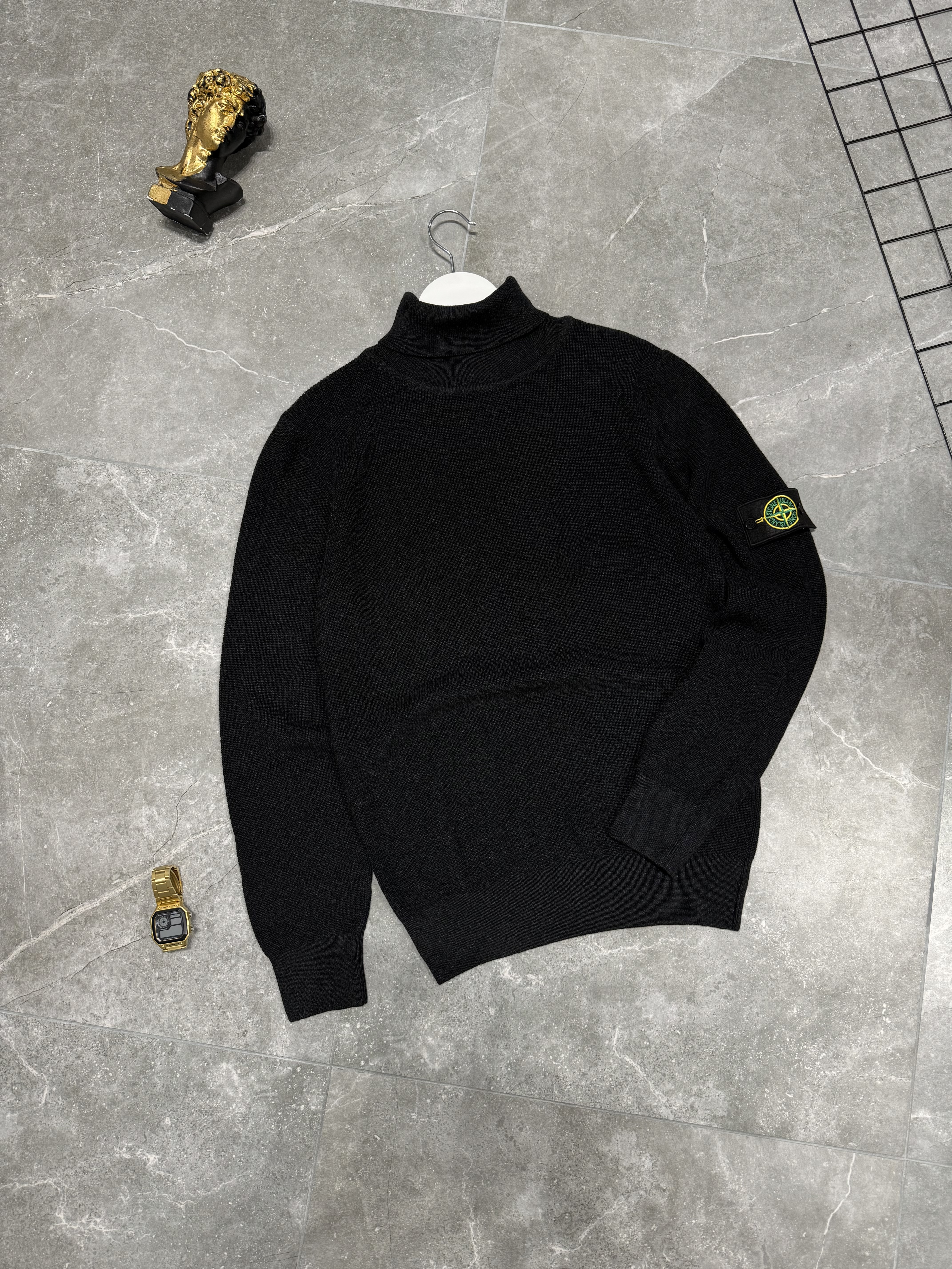 Светр Stone Island — головне фото товару