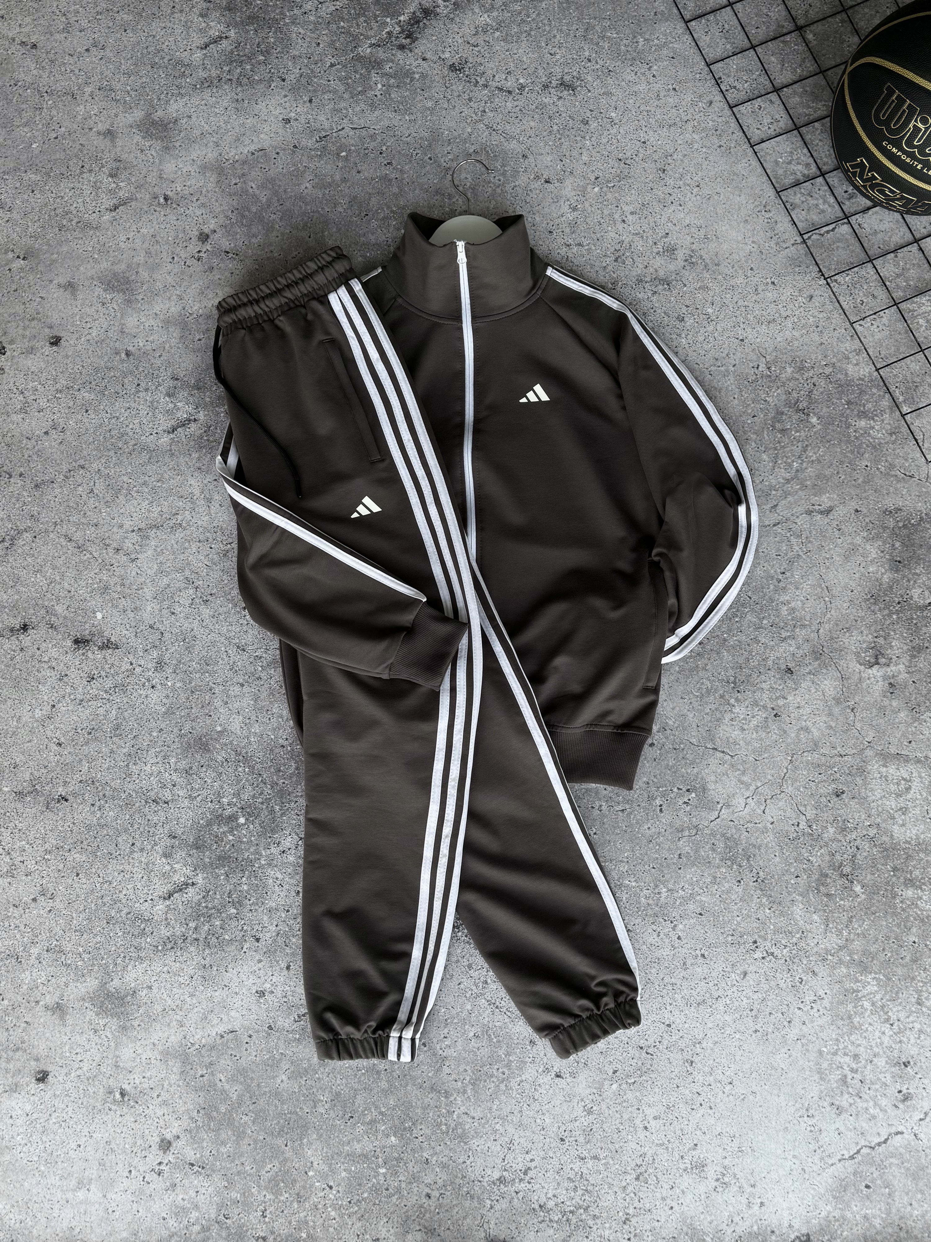 Костюм Adidas — головне фото товару
