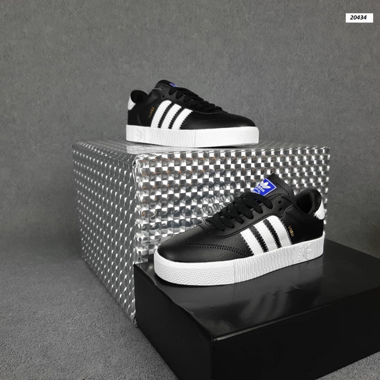 Кроссовки Adidas Samba черные на білій женские резиновые демисезонные модные повседневные спортивная обувь