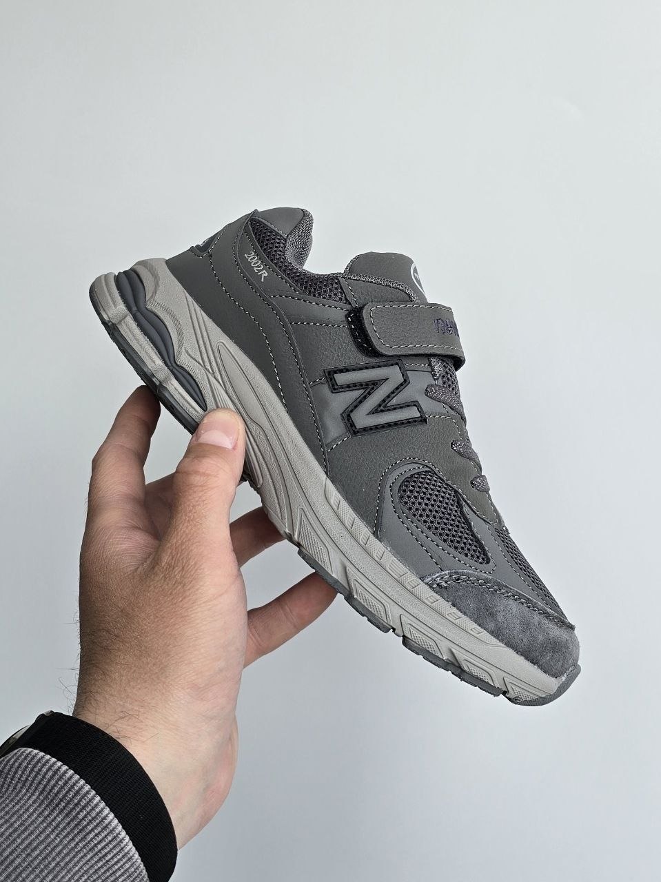 New Balance 2002R — головне фото товару