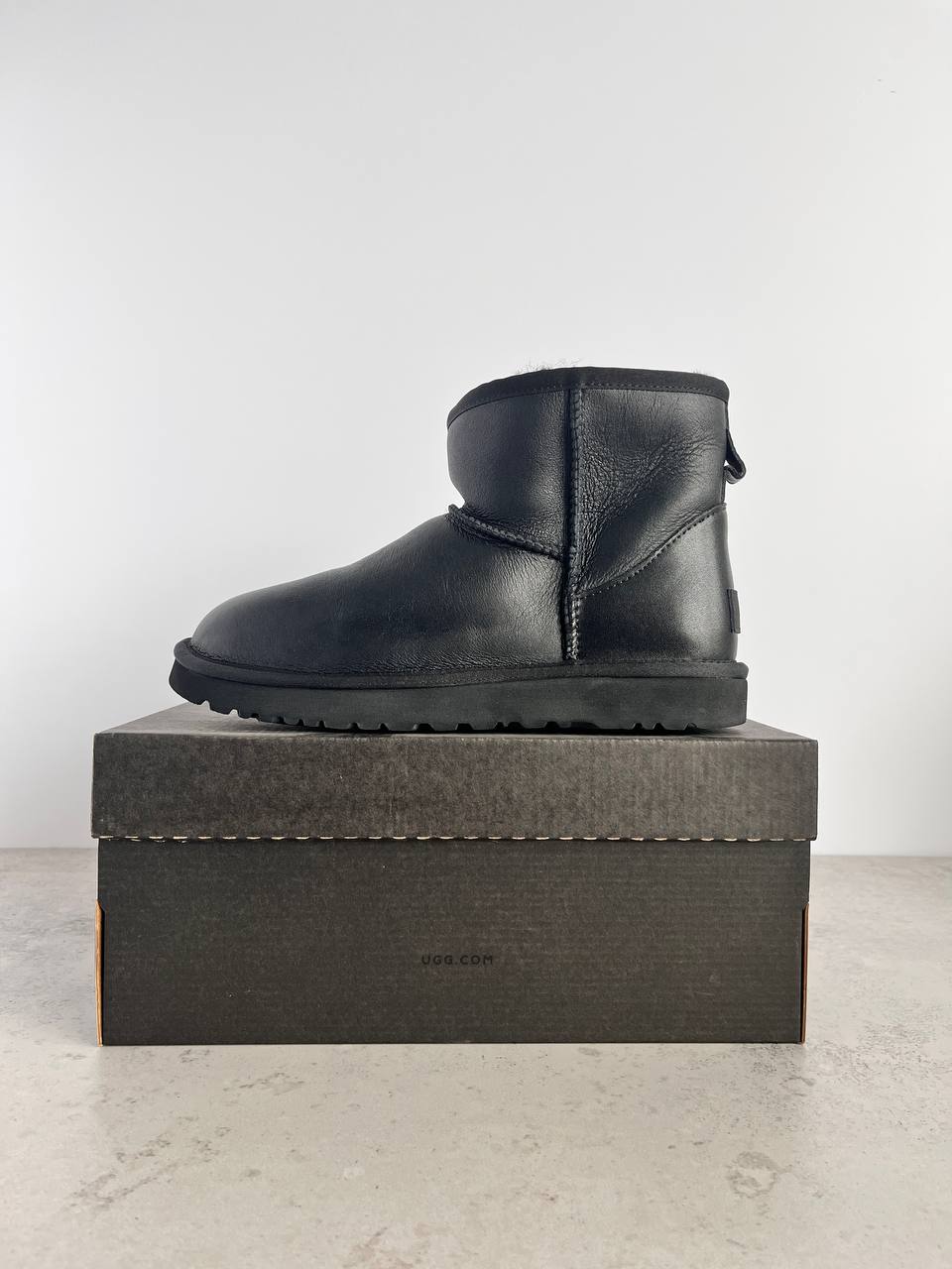 UGG LOT: 2119 Cod: 0229