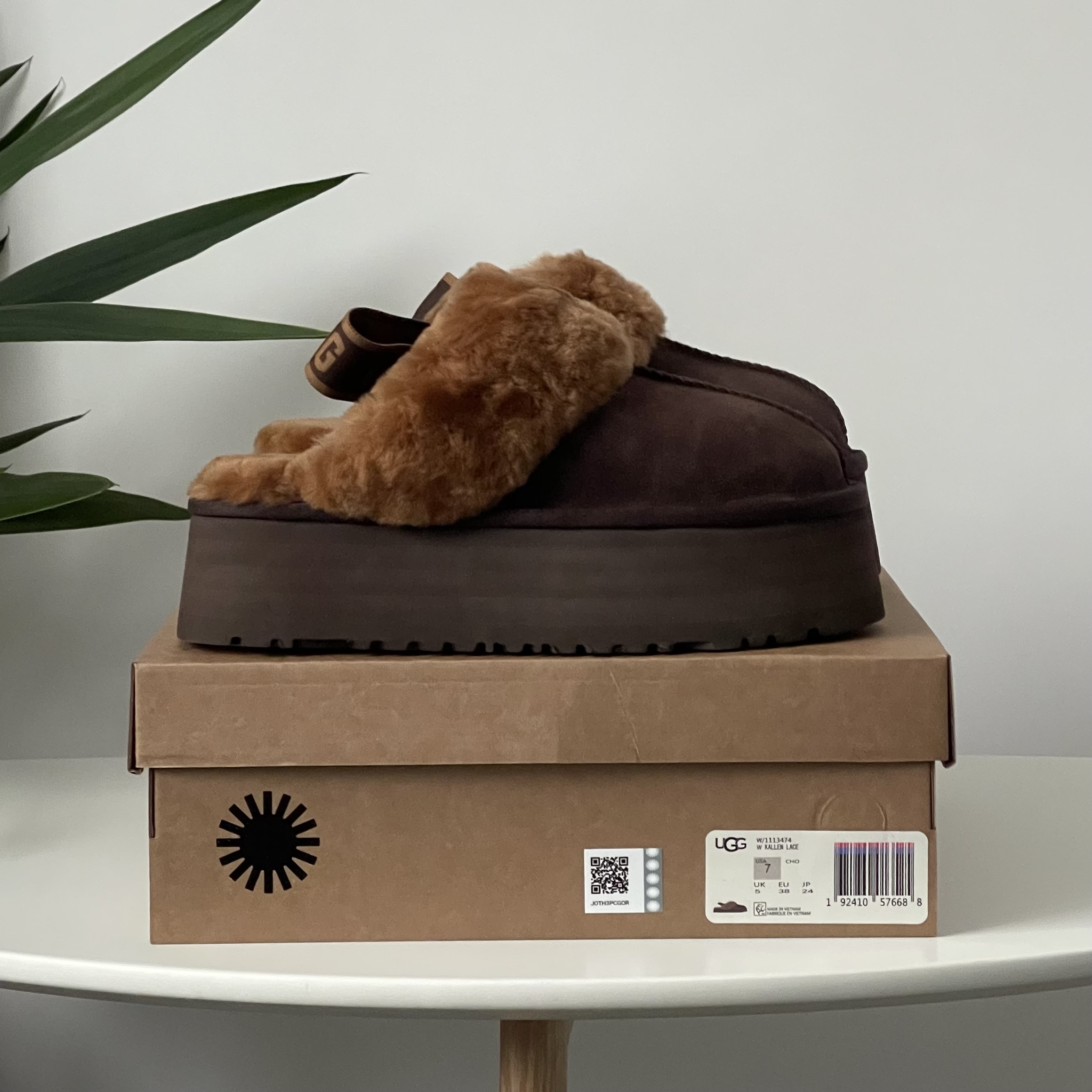 UGG Funkette Slipper Platform Chocolate