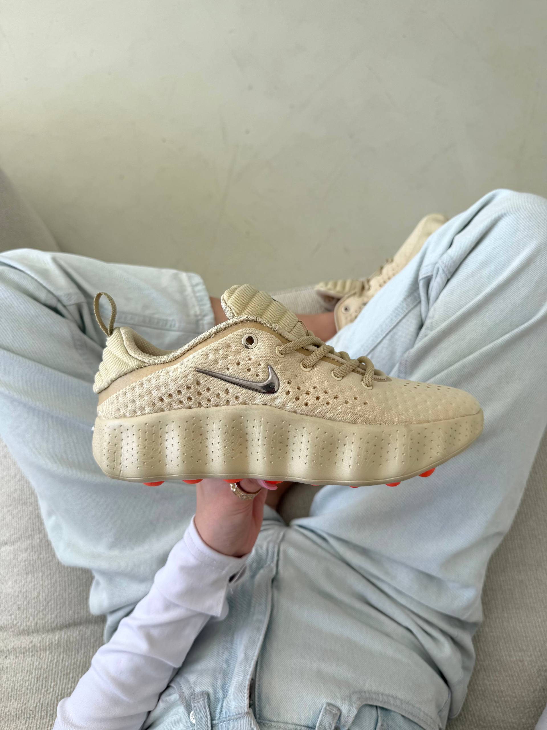Nike mind 002 beige — головне фото товару