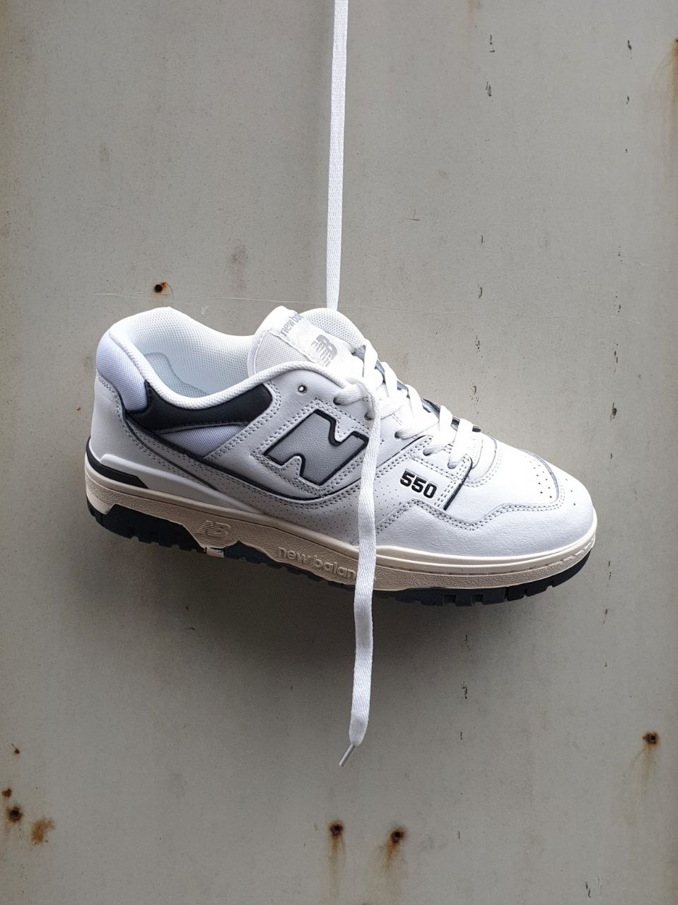 New Balance 550 White Black — головне фото товару