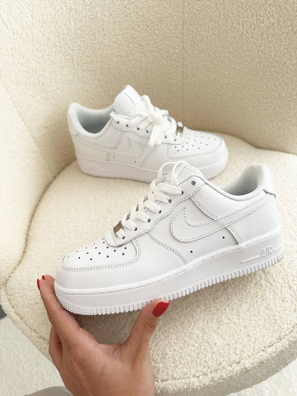 Nike Air Force 1 Low White — головне фото товару