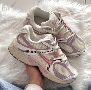 Nike Nike V5 RNR Beige Pink Lilac