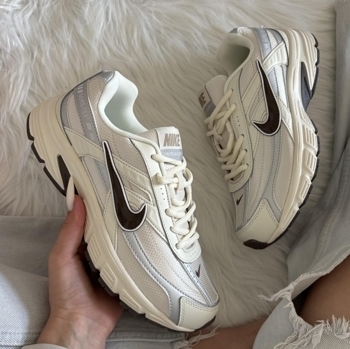 Nike Nike Initiator Cream Silver