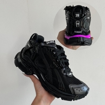 Balenciaga Balenciaga Runner Black LED