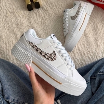 Nike Nike Court Legacy Lift United in Victory