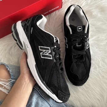 New Balance New Balance 1906R Black White ГІГАНТИ